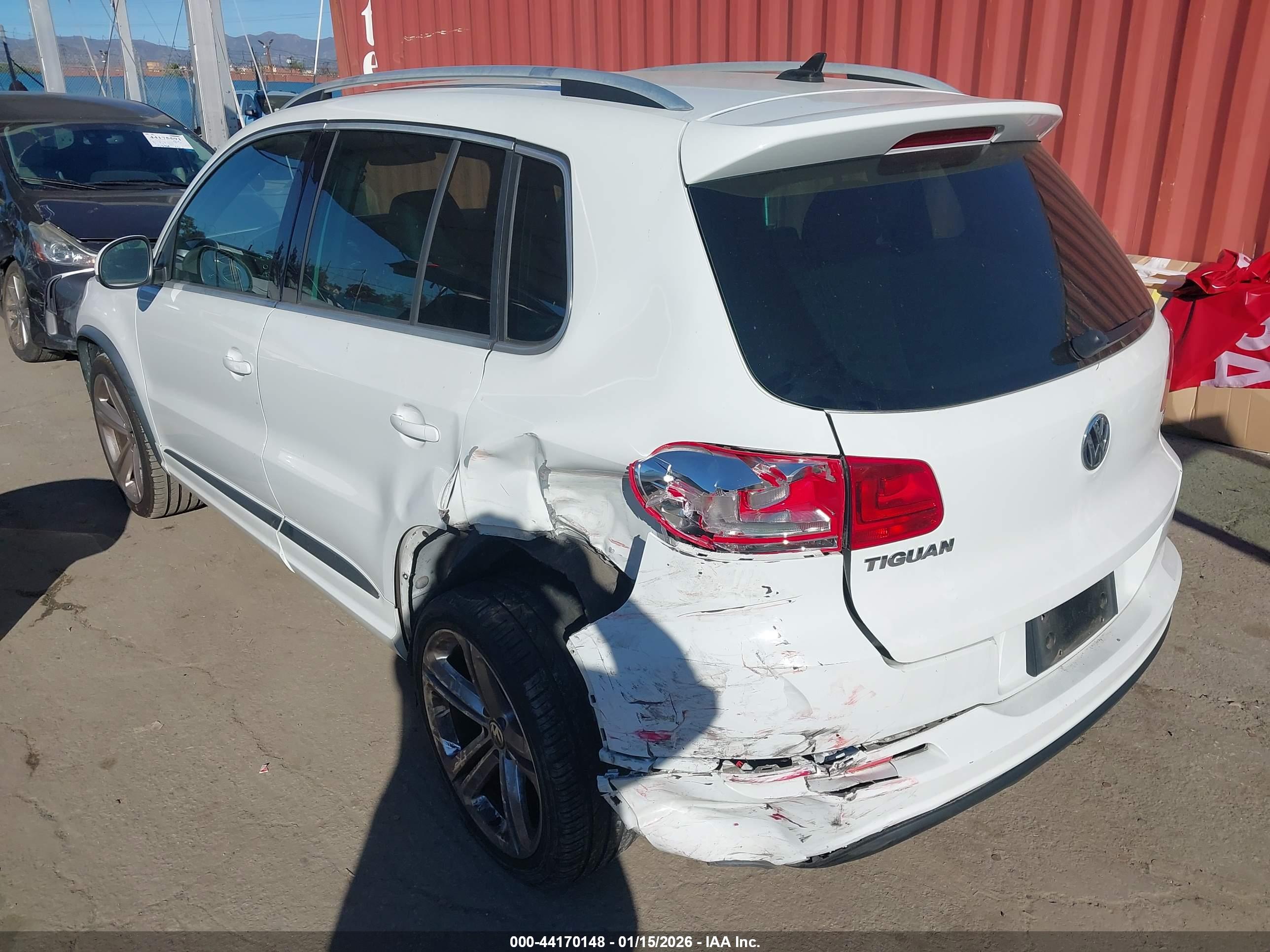 VOLKSWAGEN TIGUAN image 3