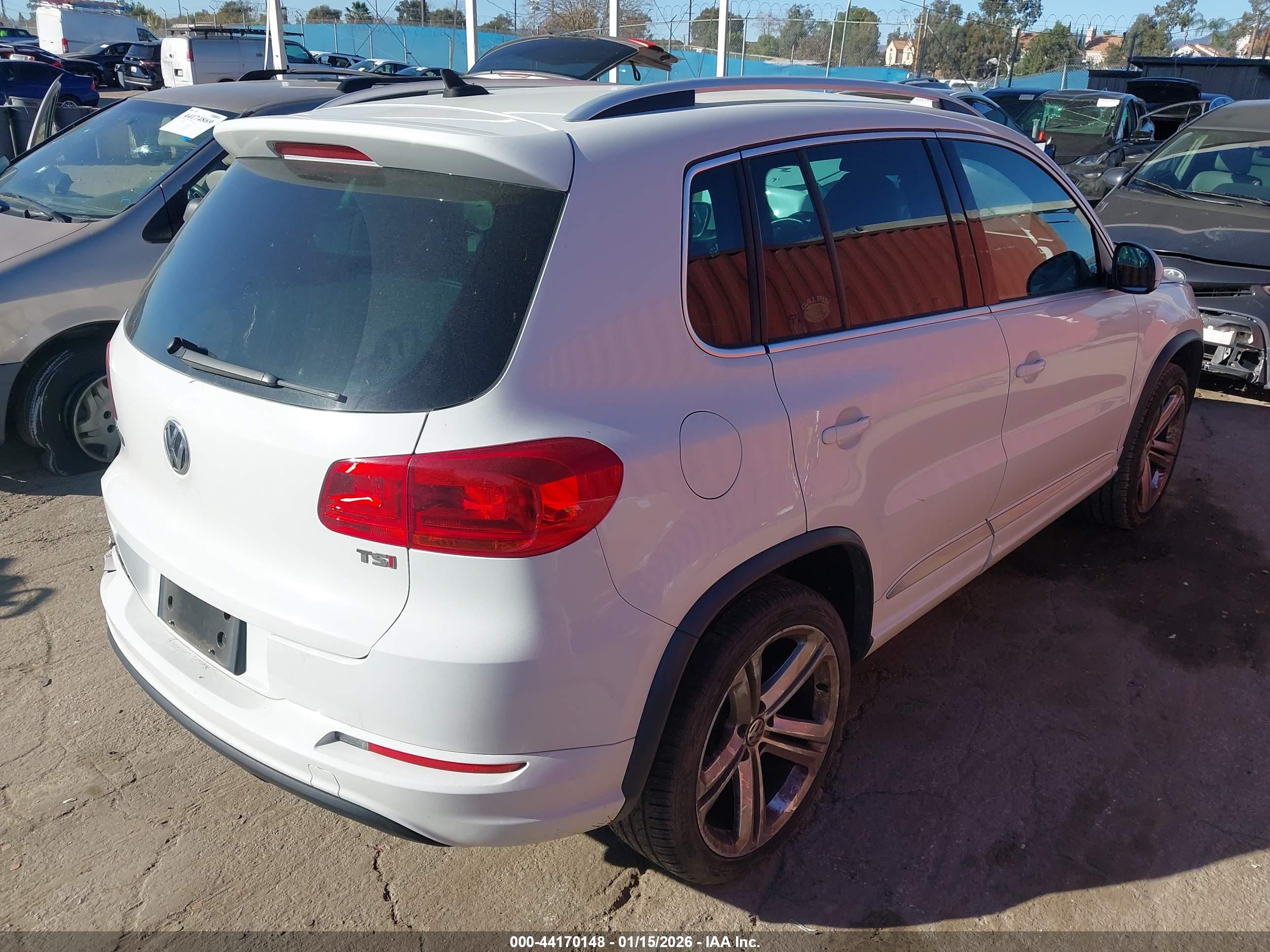 VOLKSWAGEN TIGUAN image 4