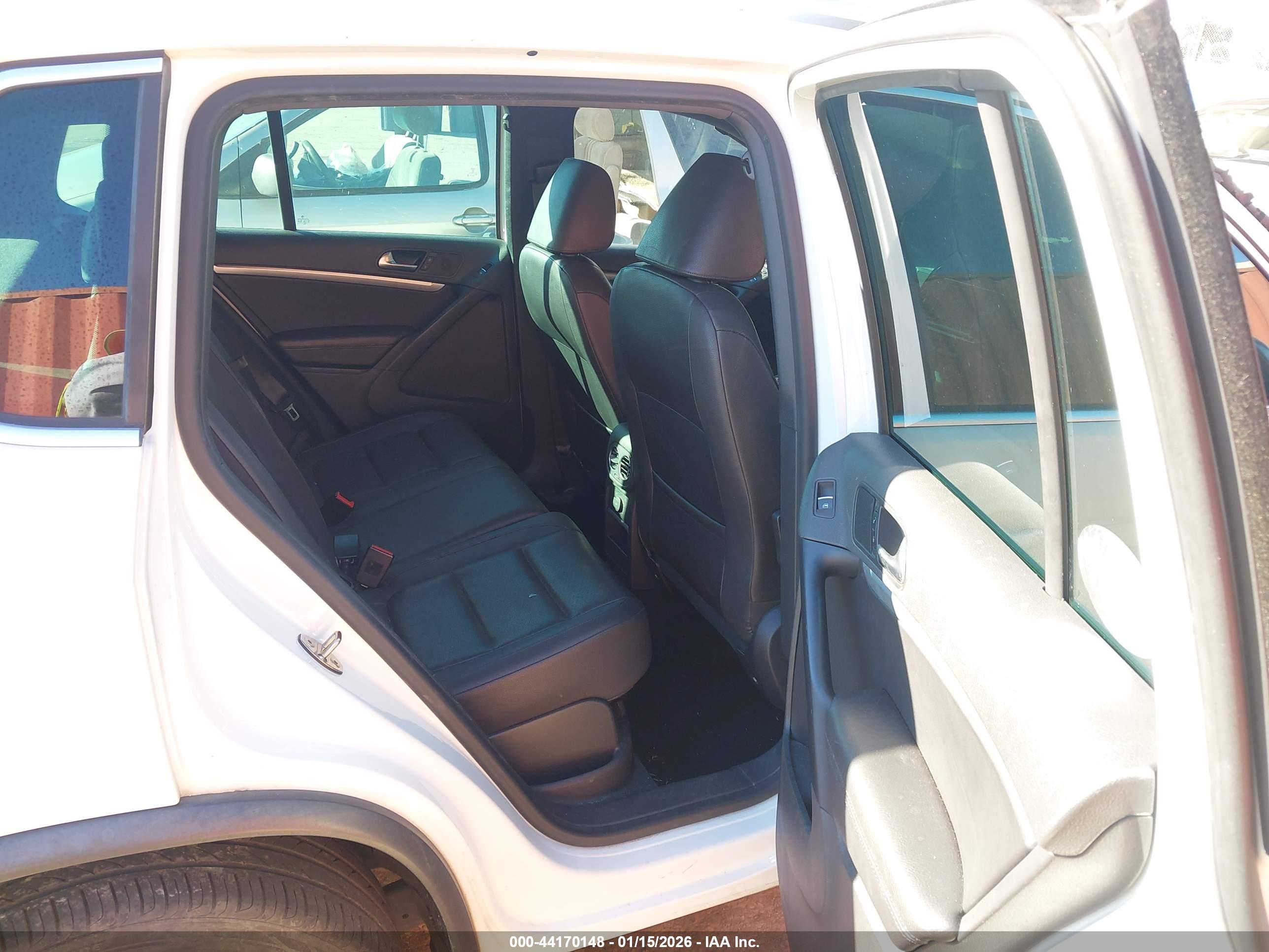 VOLKSWAGEN TIGUAN image 8