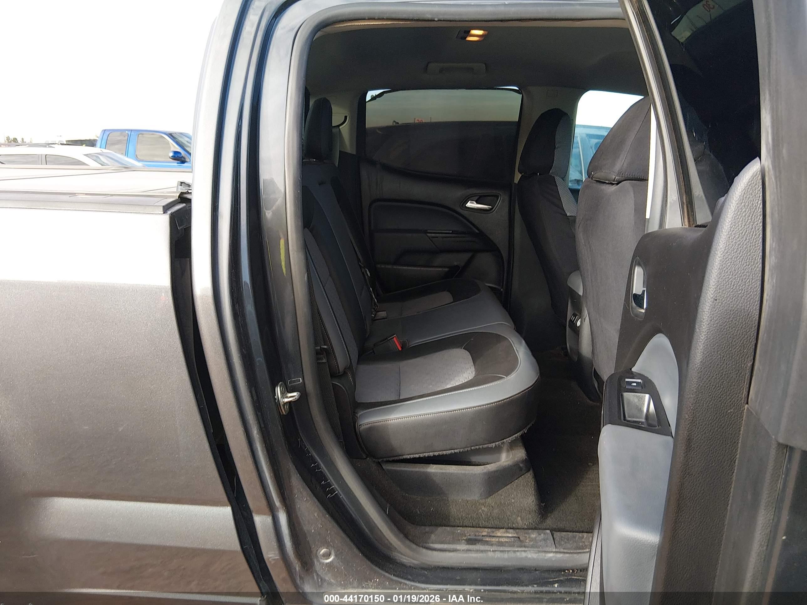 CHEVROLET COLORADO image 8