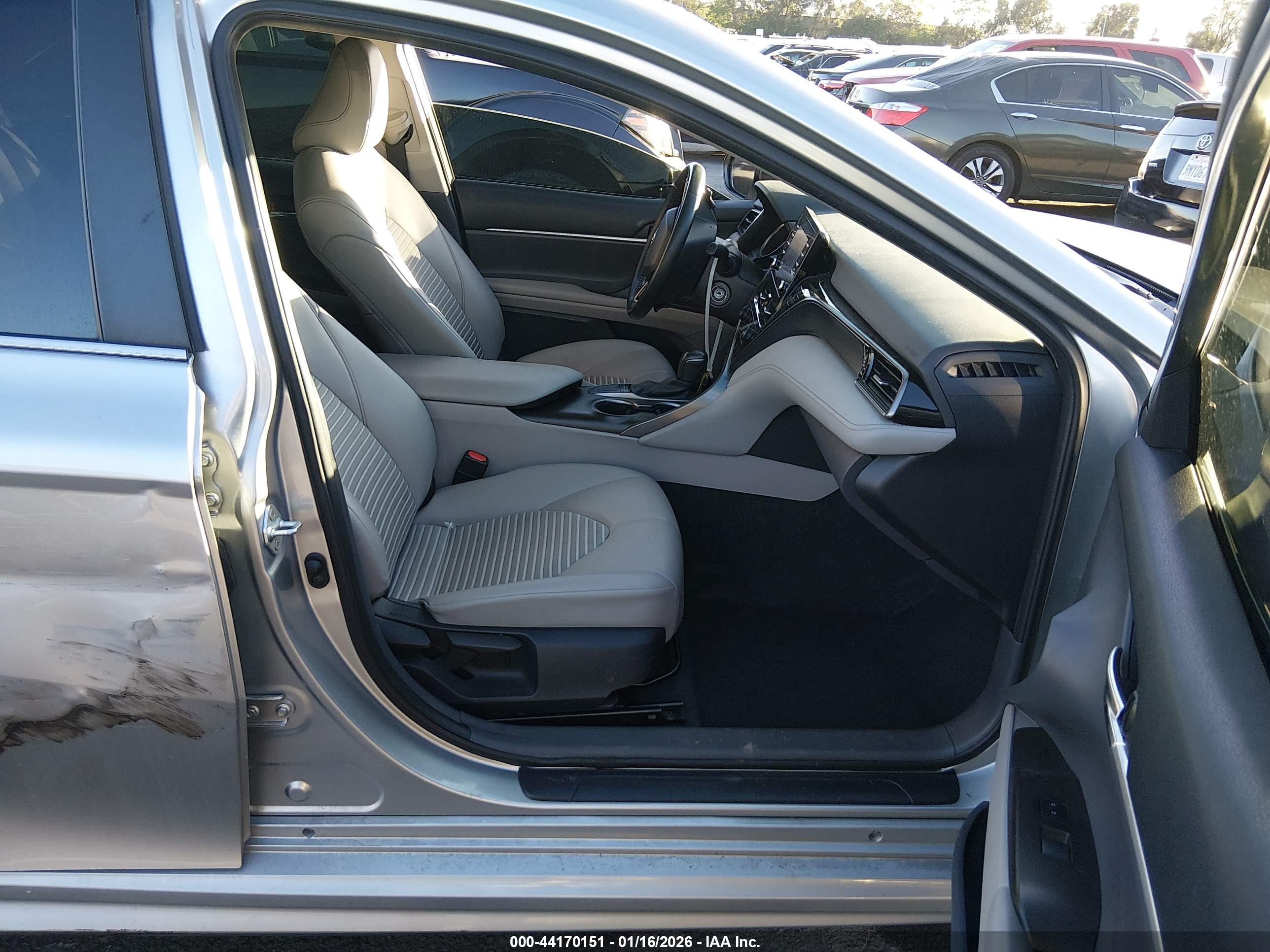 TOYOTA CAMRY image 5