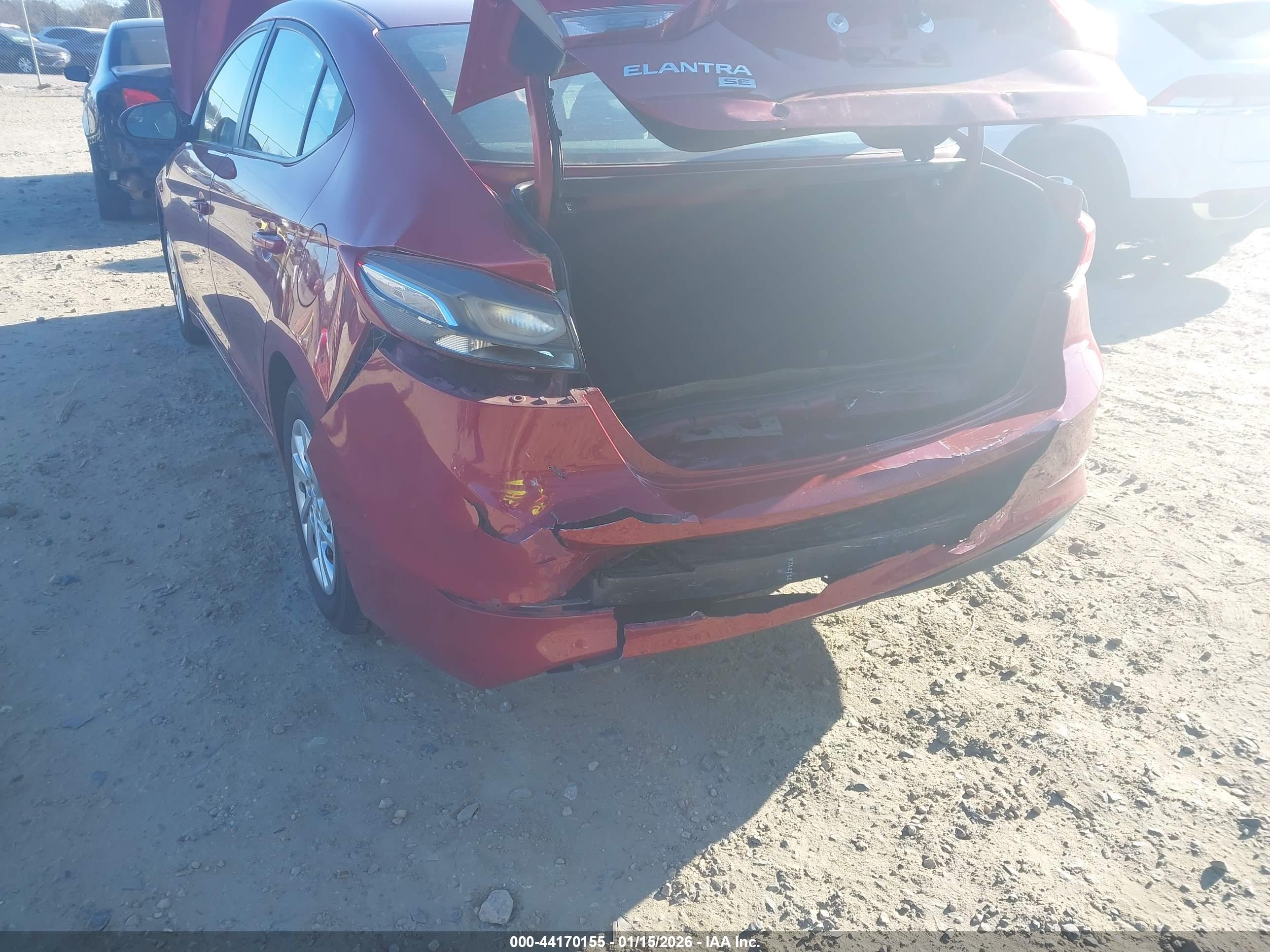 HYUNDAI ELANTRA image 6
