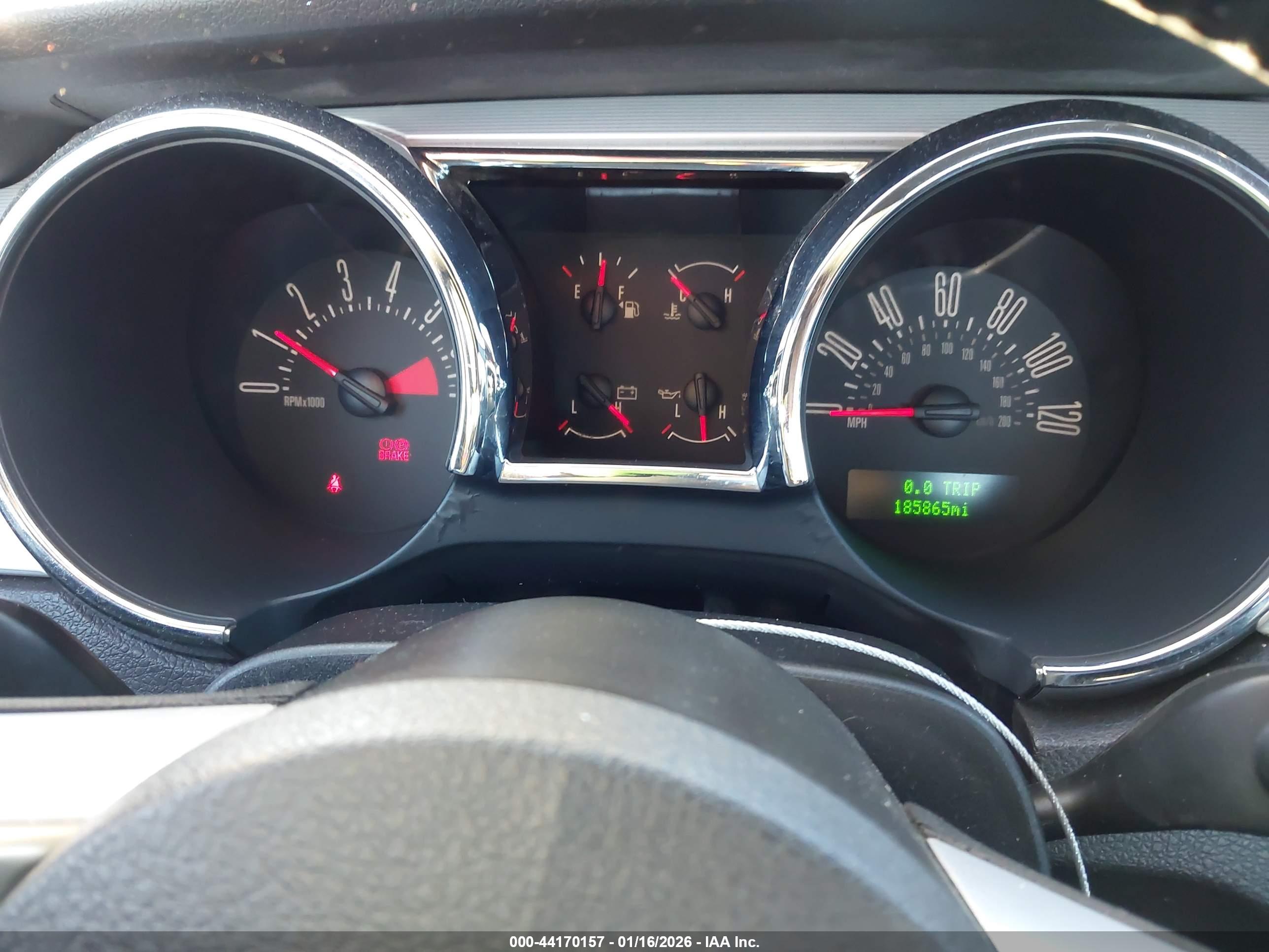 FORD MUSTANG image 7