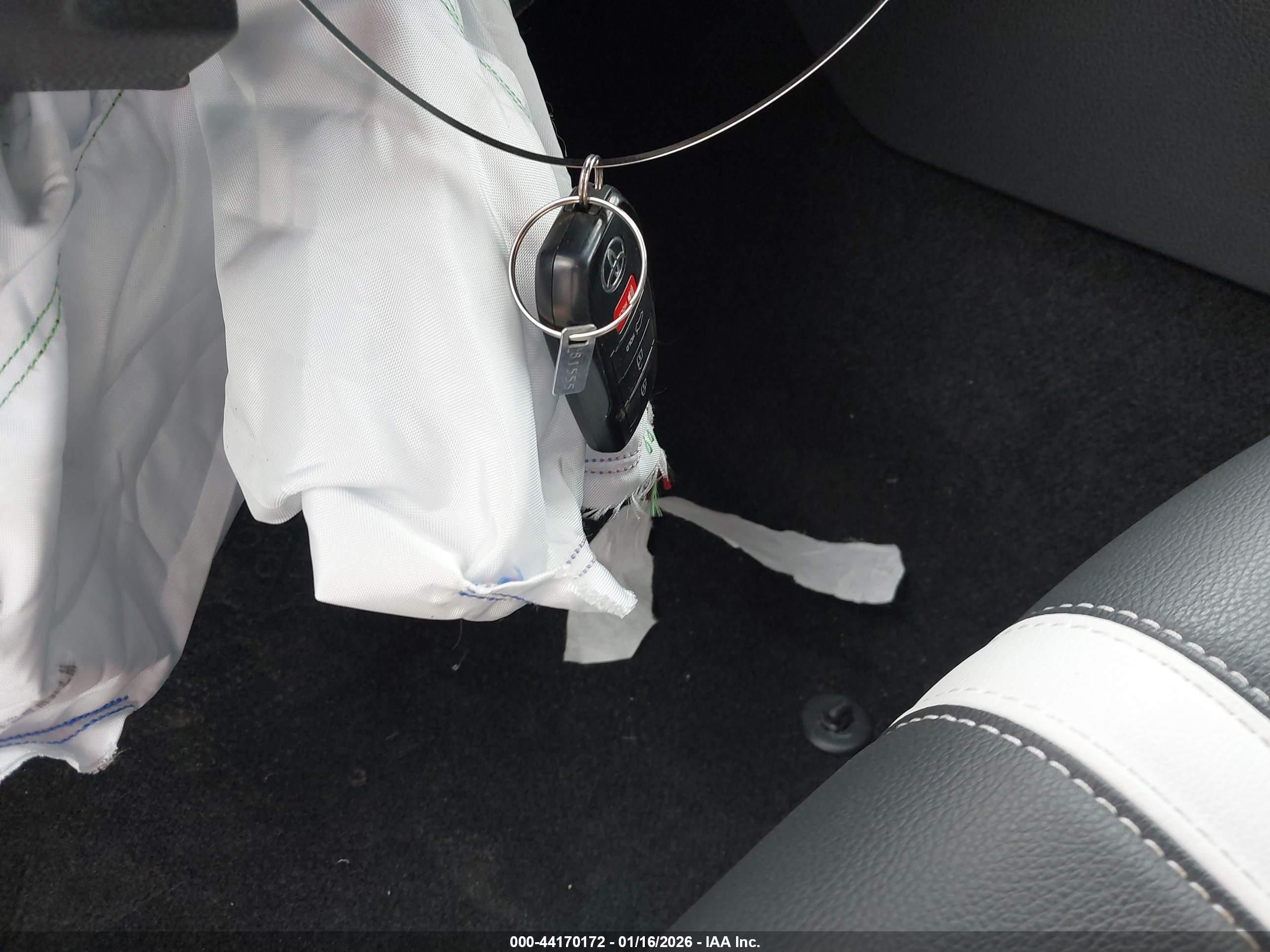 TOYOTA CAMRY image 11