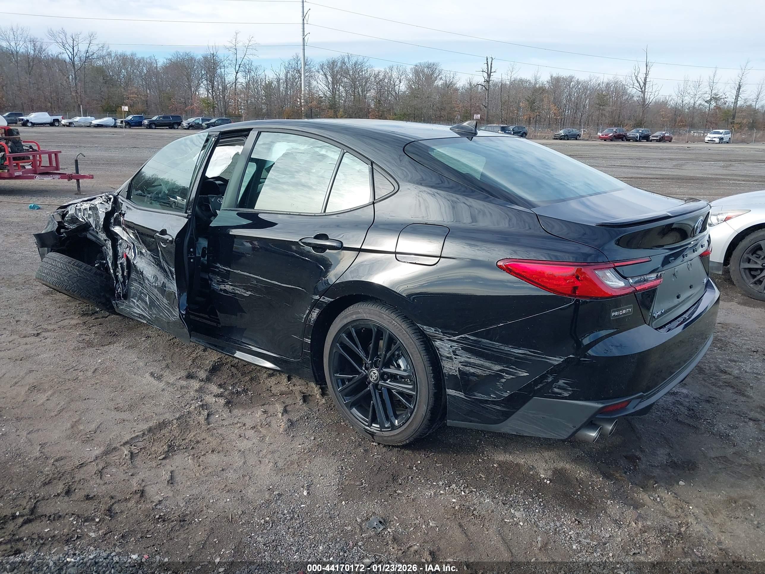 TOYOTA CAMRY image 3