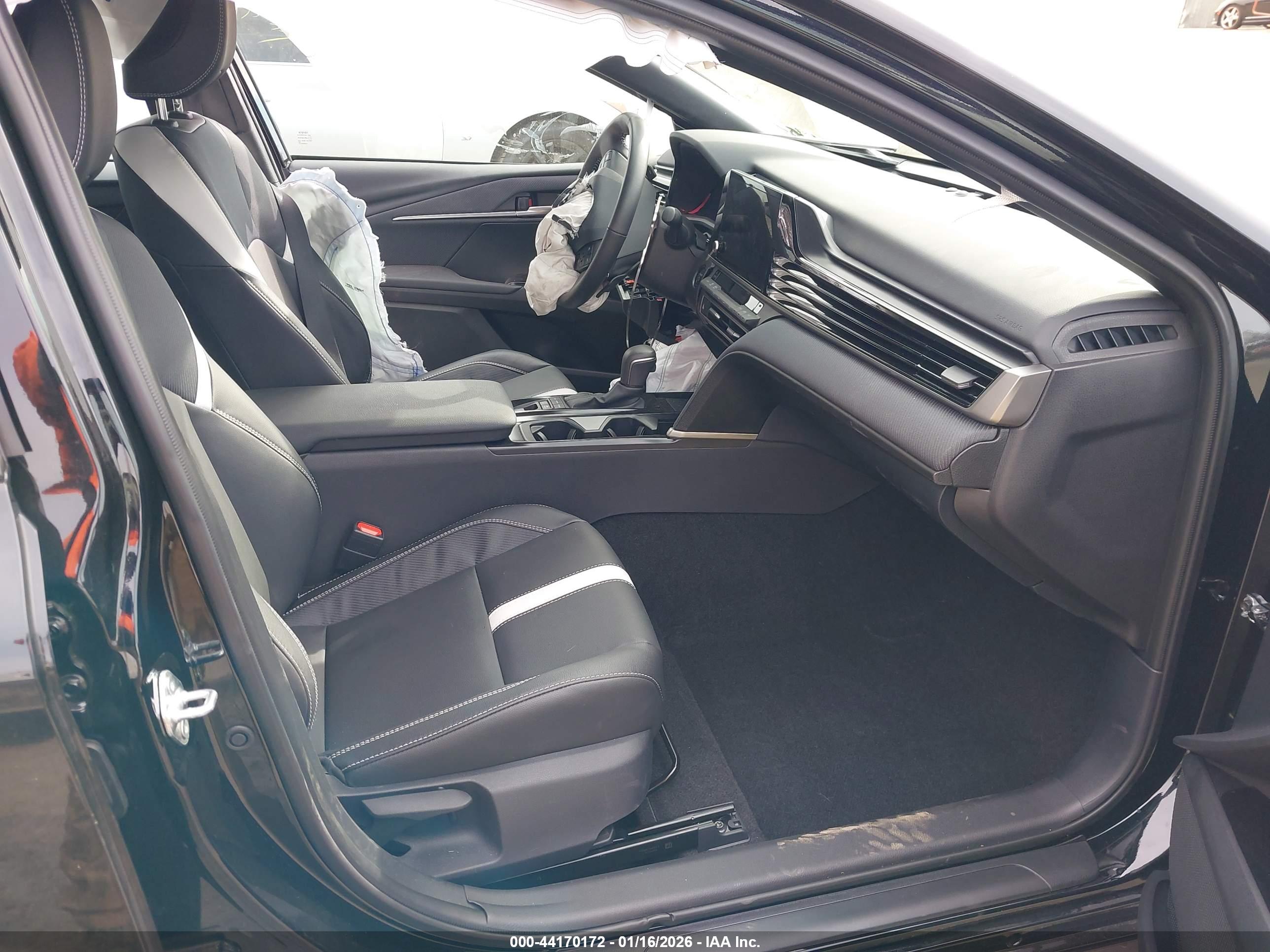 TOYOTA CAMRY image 5