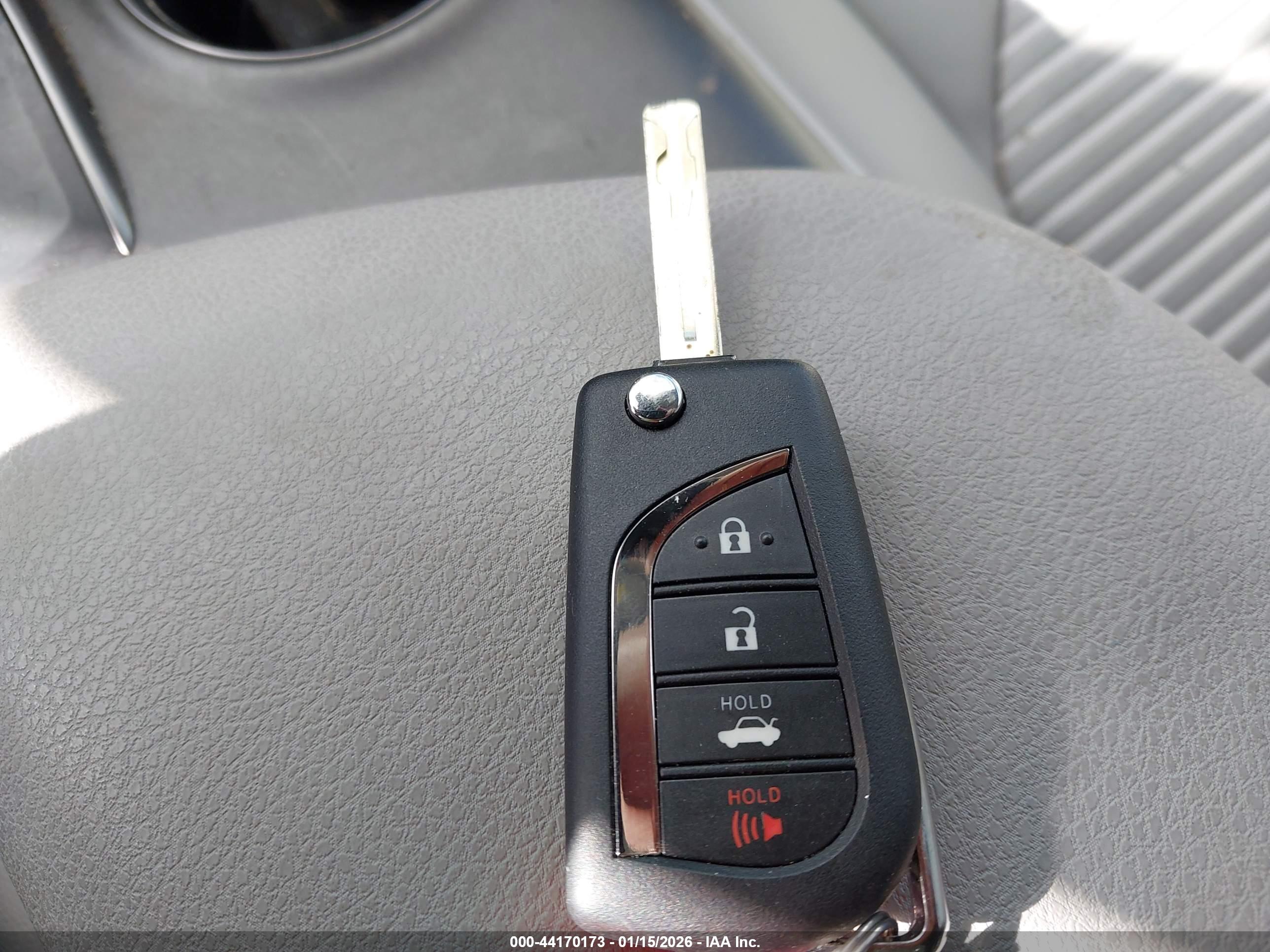 TOYOTA CAMRY image 11