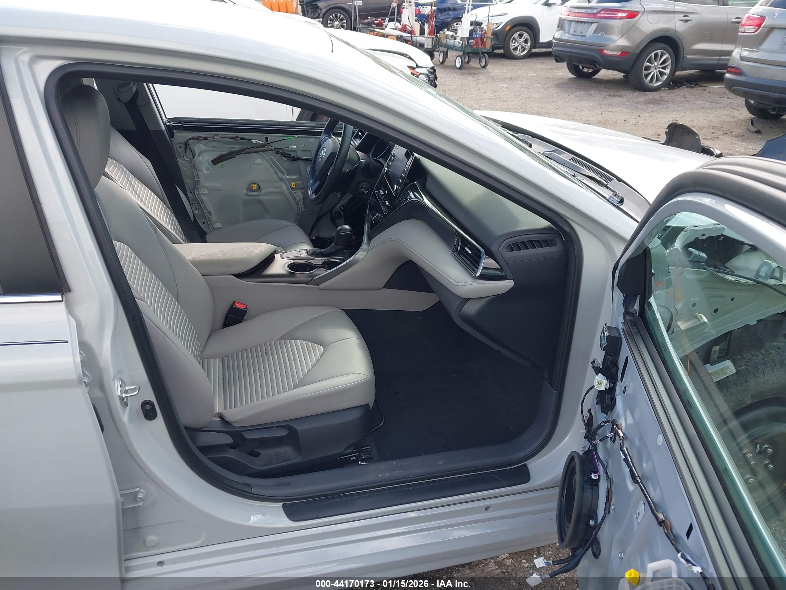 TOYOTA CAMRY image 5