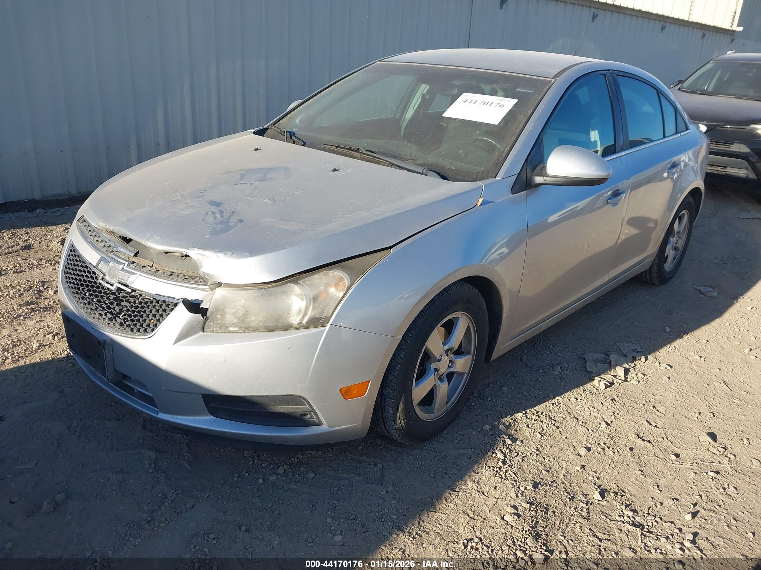 CHEVROLET CRUZE image 2