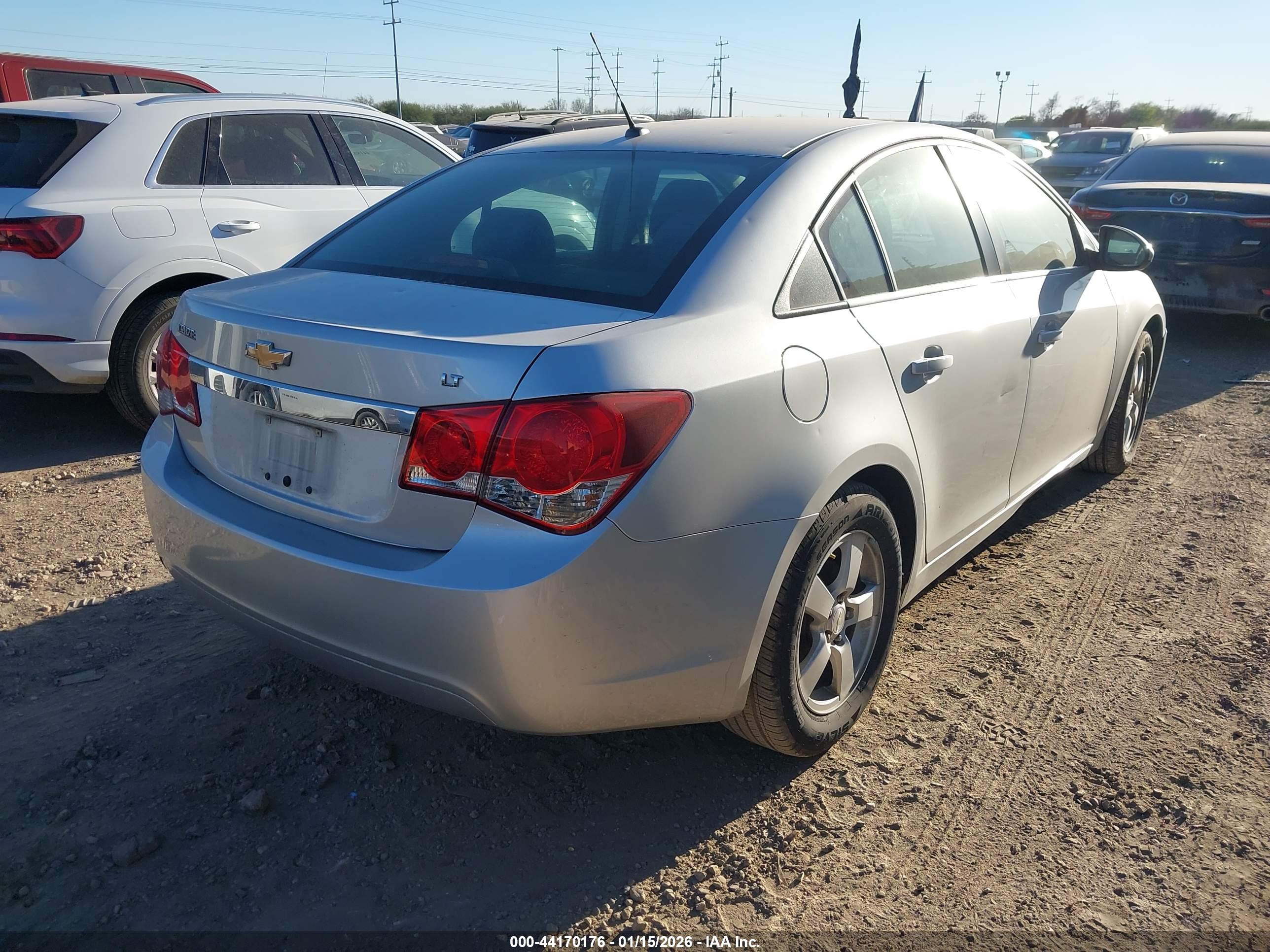 CHEVROLET CRUZE image 4