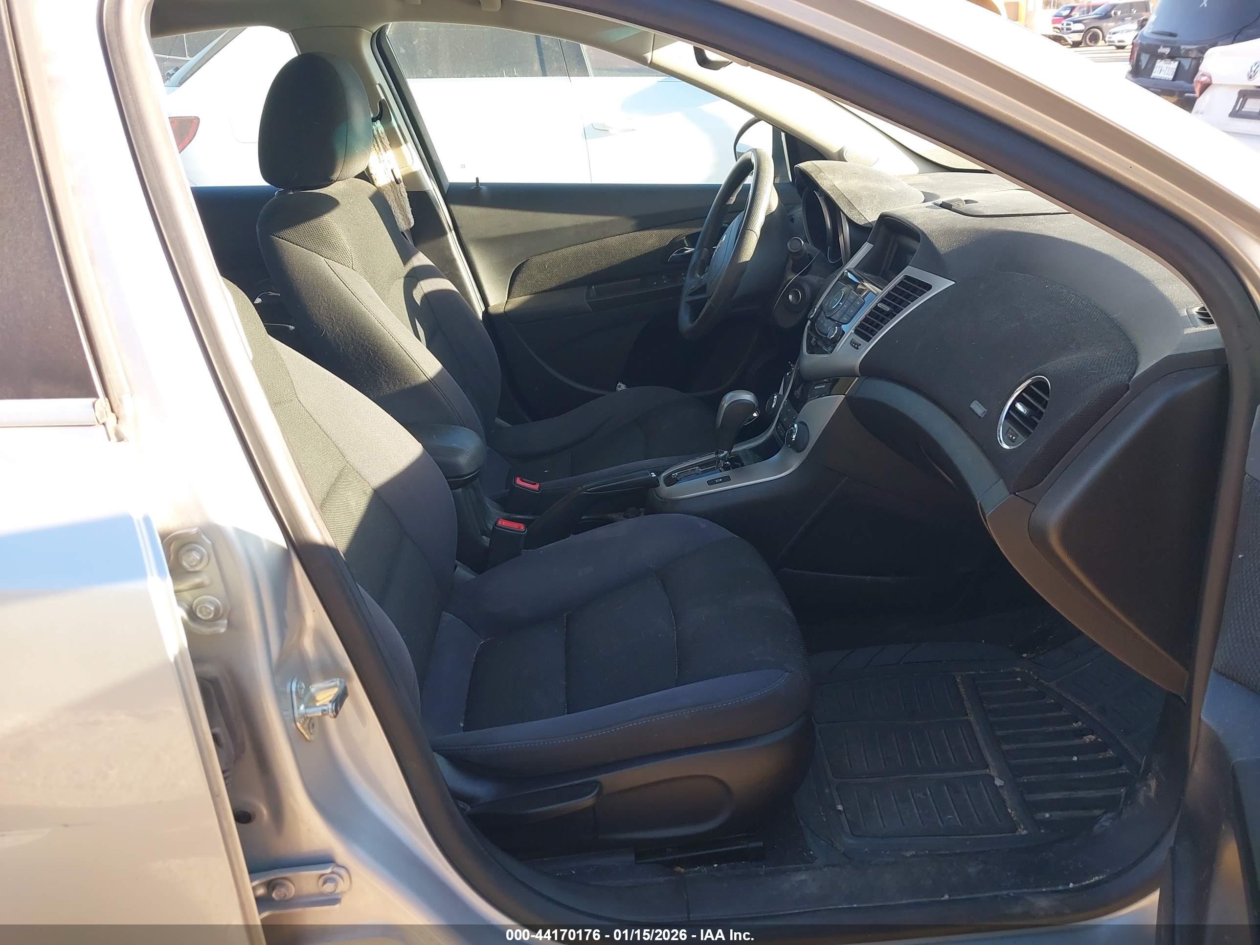 CHEVROLET CRUZE image 5