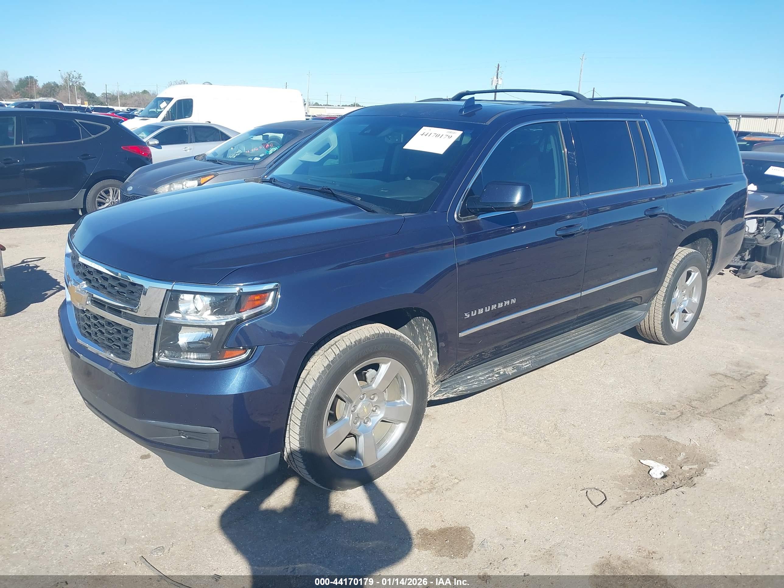 CHEVROLET SUBURBAN image 2