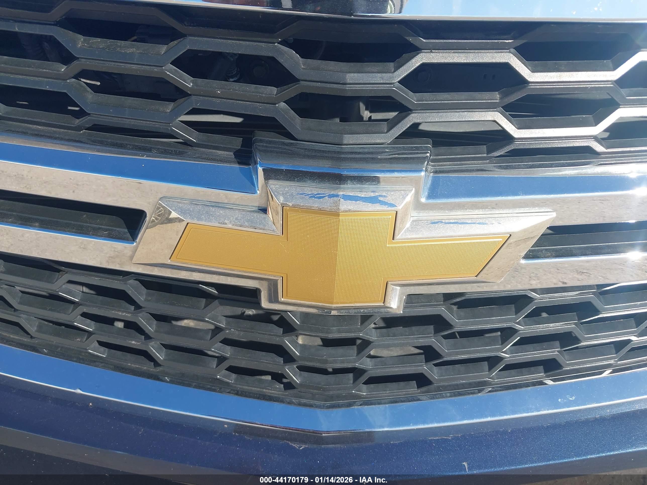 CHEVROLET SUBURBAN image 6