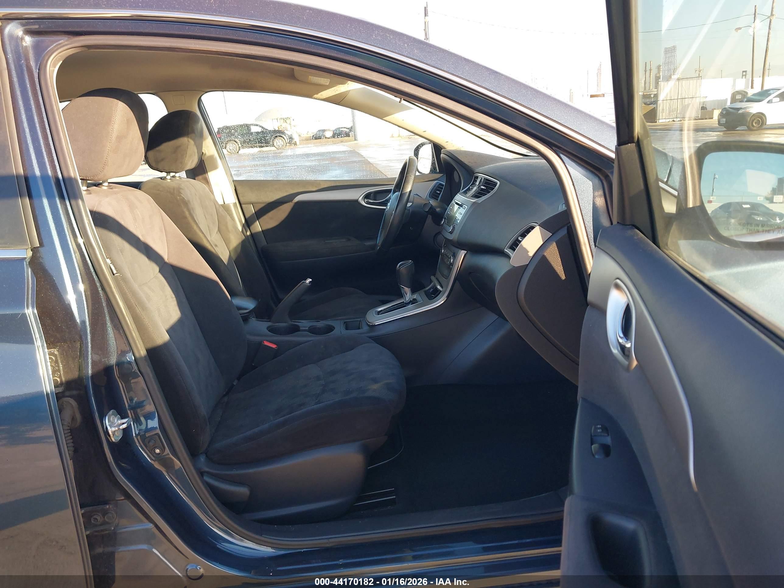 NISSAN SENTRA image 5