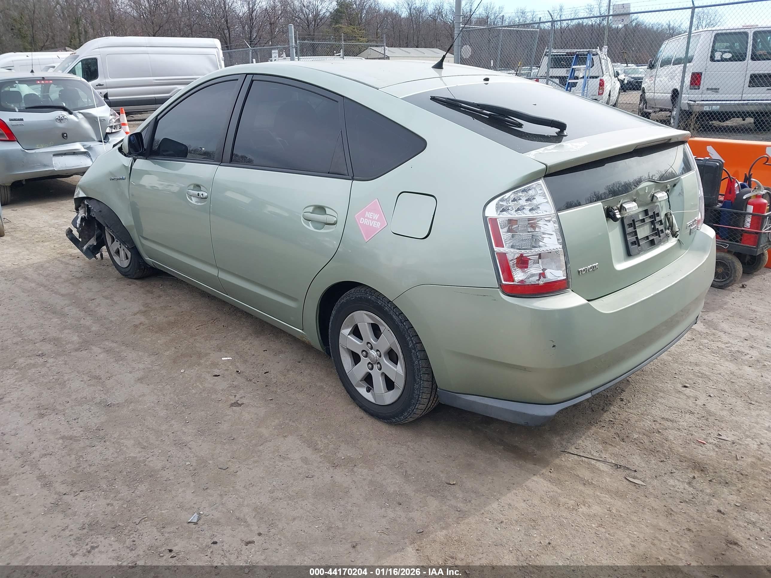 TOYOTA PRIUS image 3