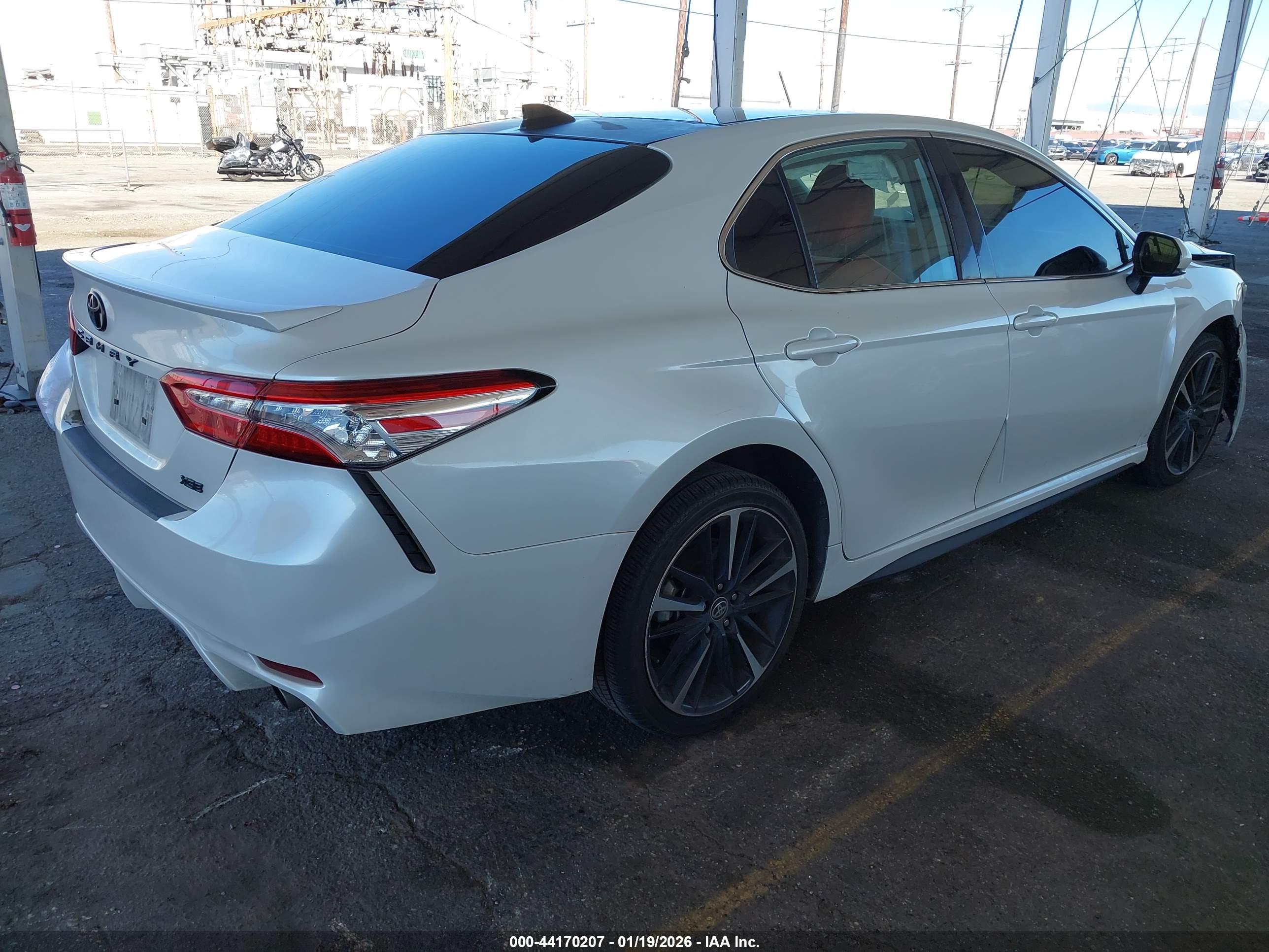 TOYOTA CAMRY image 4