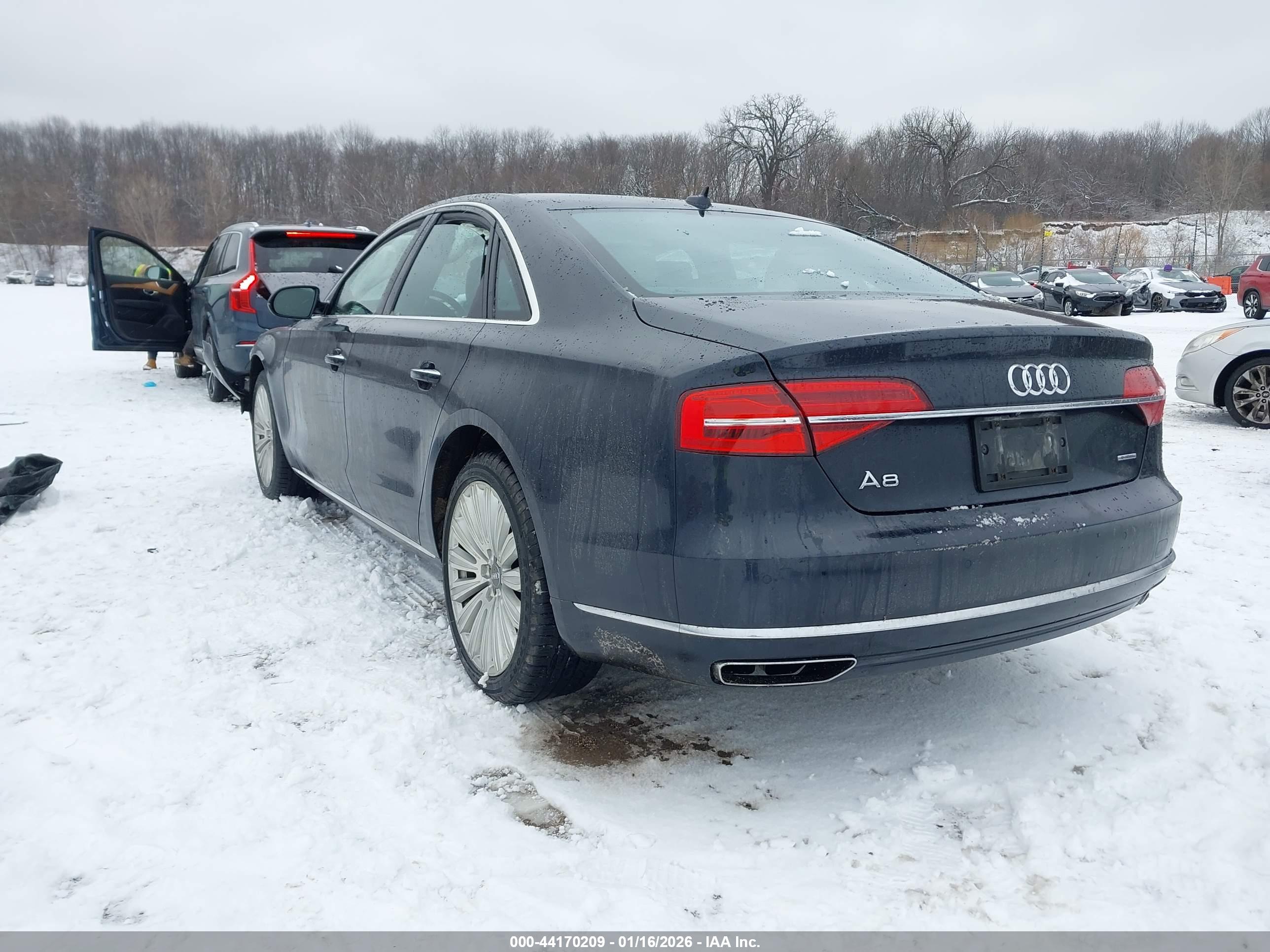 AUDI A8 image 3