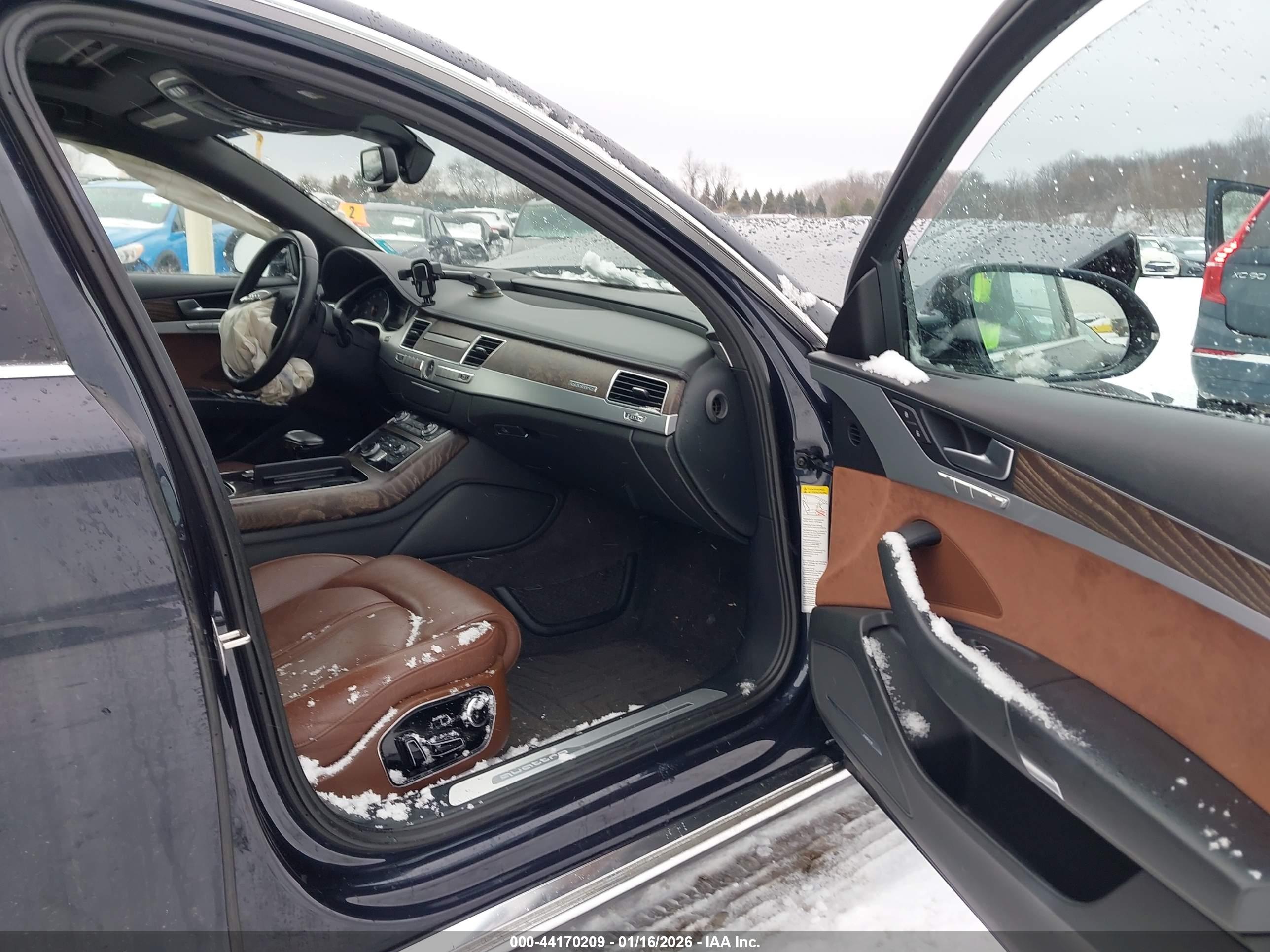 AUDI A8 image 5