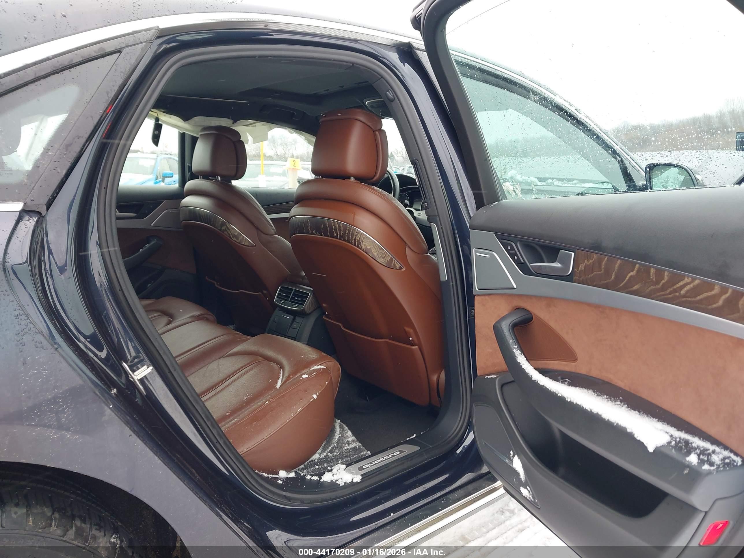 AUDI A8 image 8