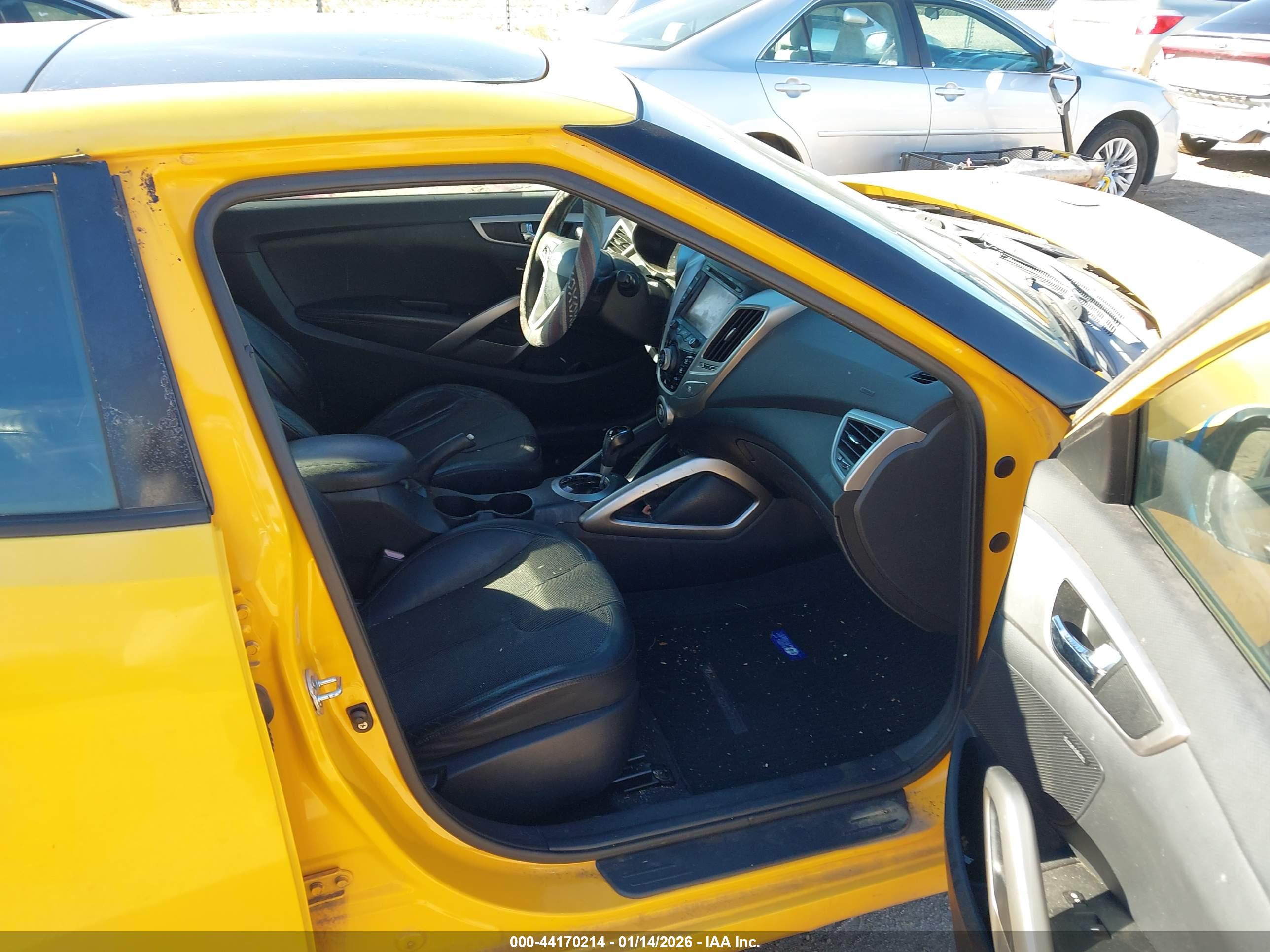 HYUNDAI VELOSTER image 5