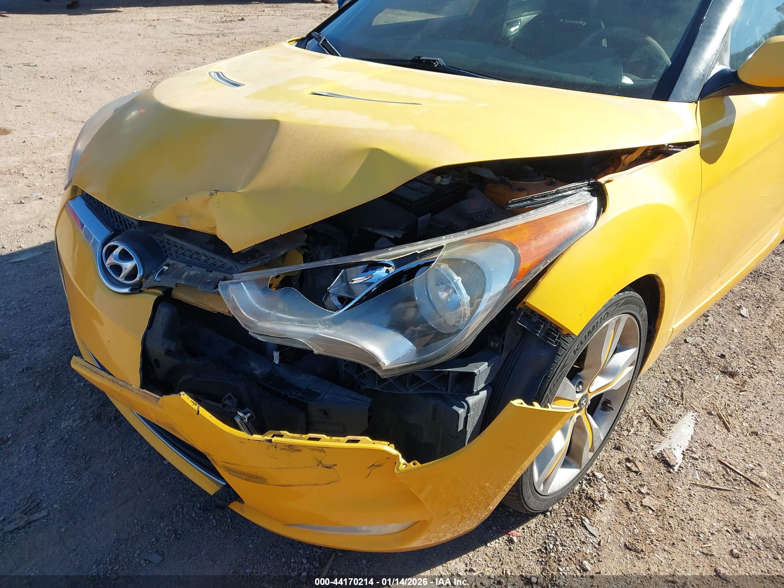 HYUNDAI VELOSTER image 6