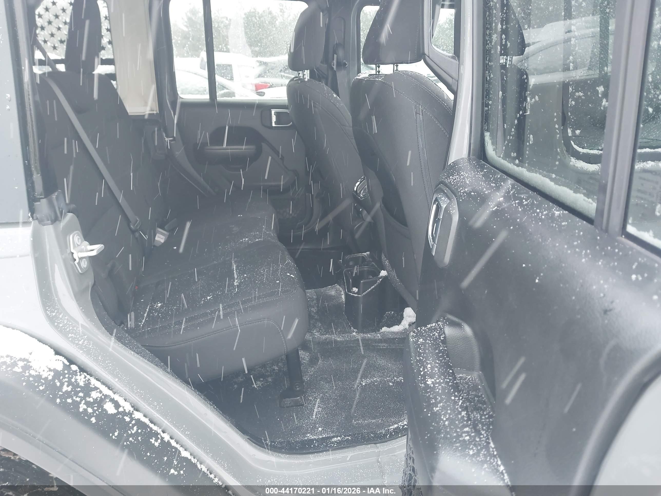 JEEP WRANGLER image 8