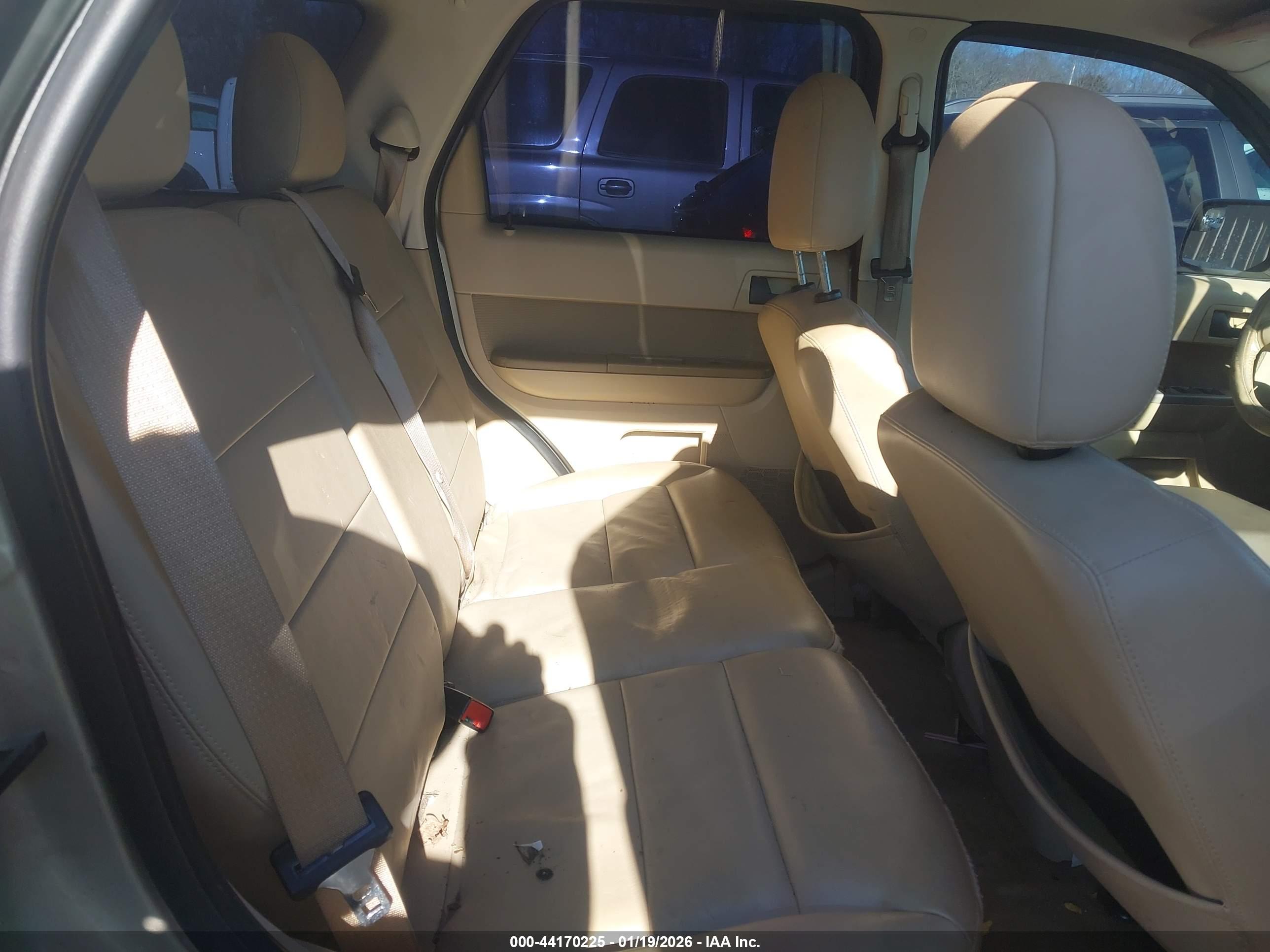FORD ESCAPE image 8