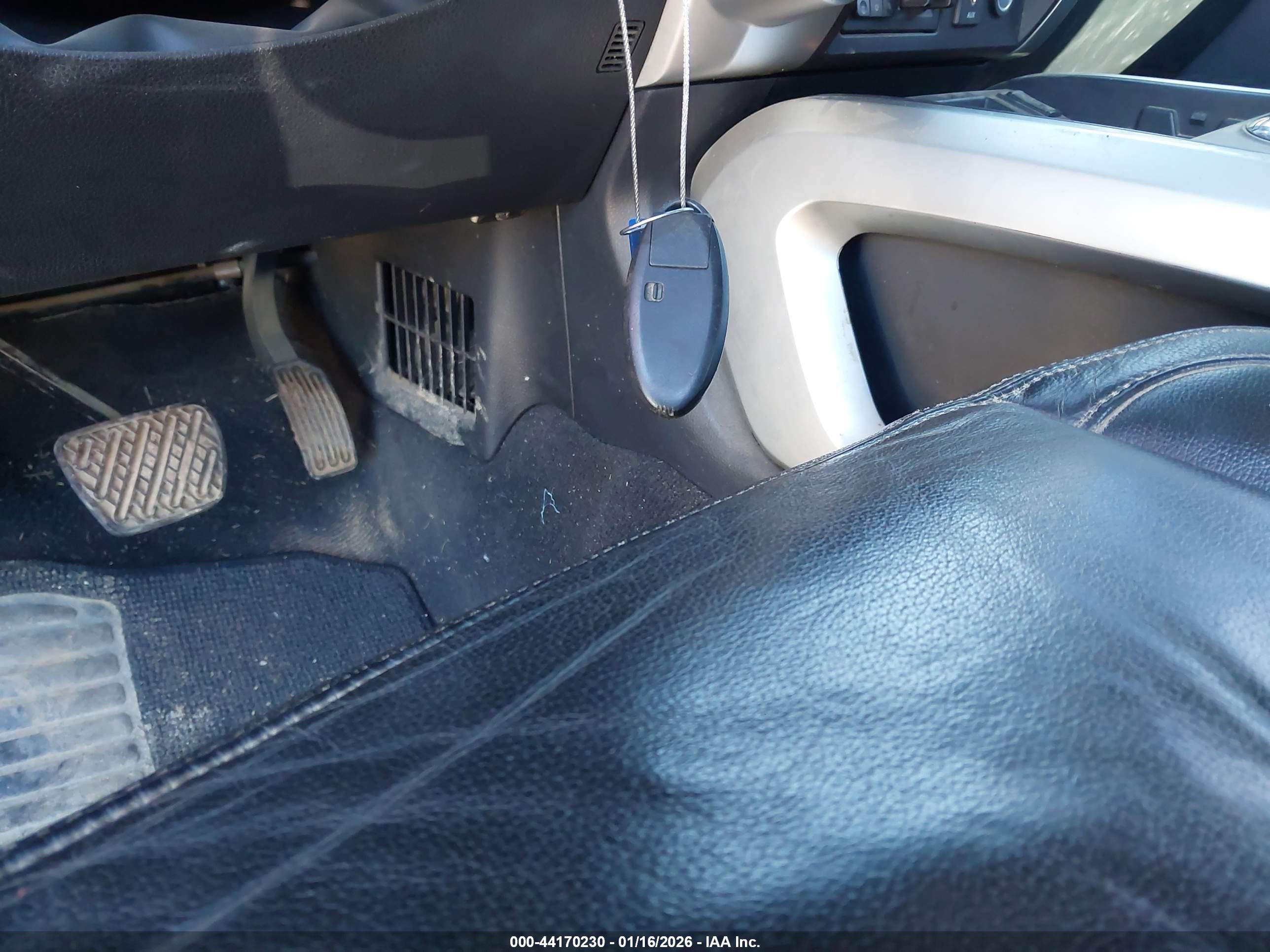 NISSAN TITAN image 11