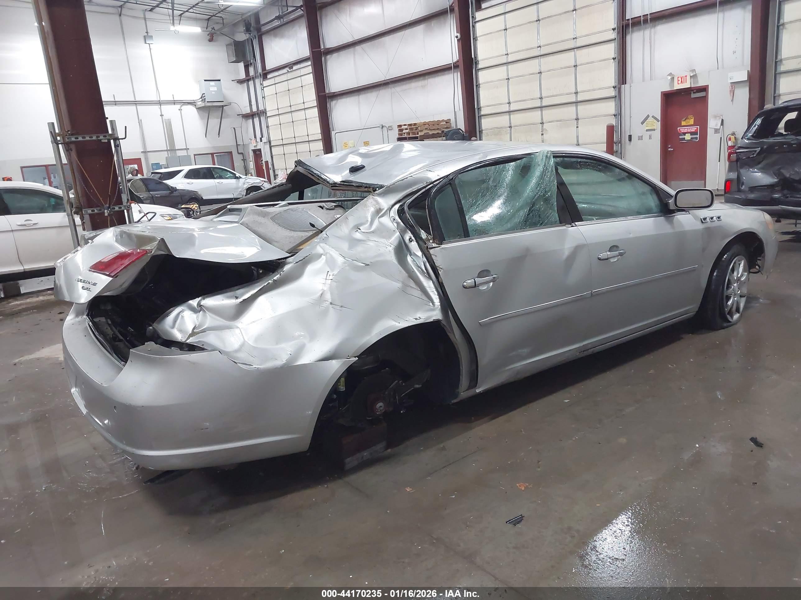 BUICK LUCERNE image 4