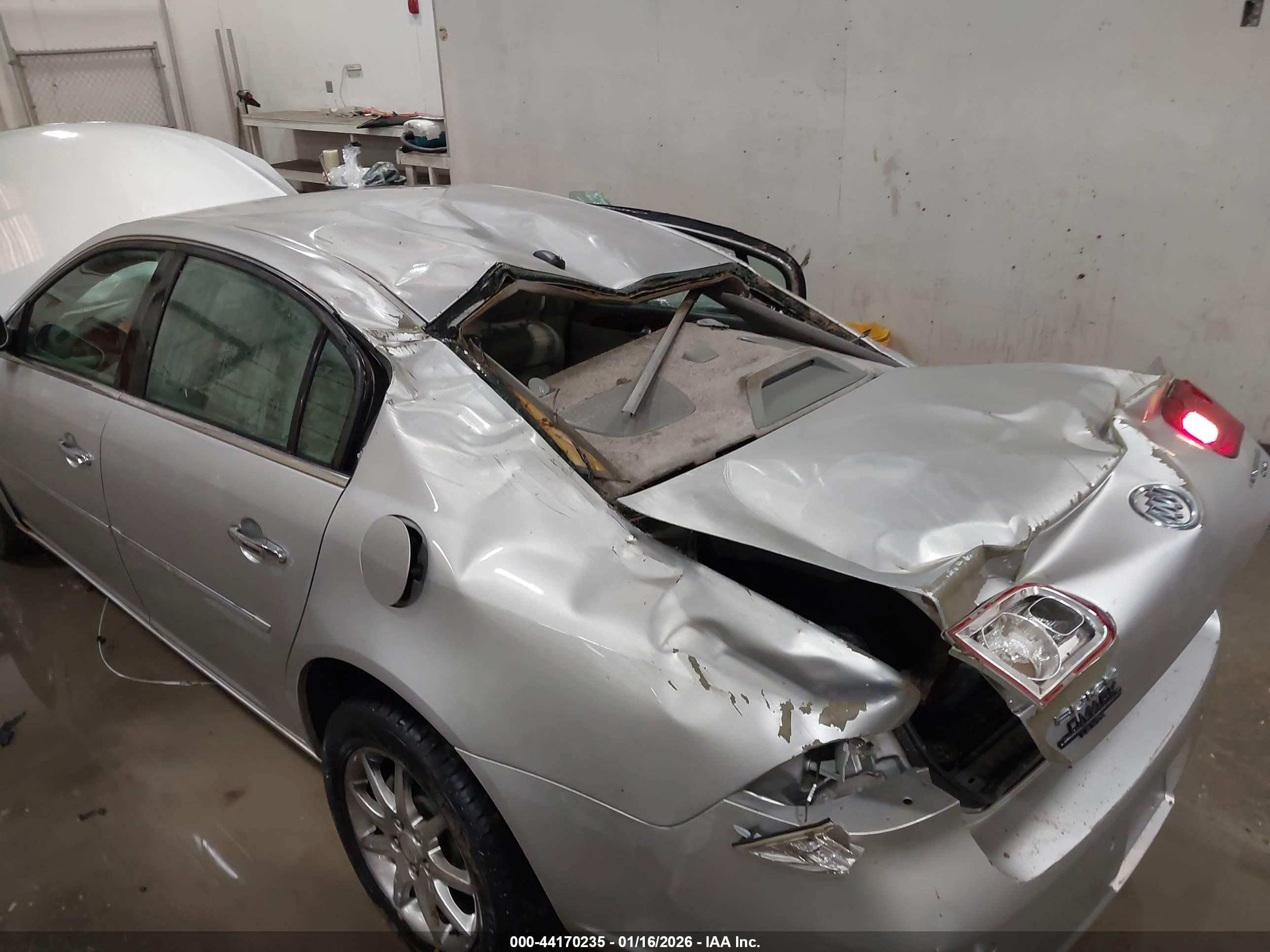 BUICK LUCERNE image 6