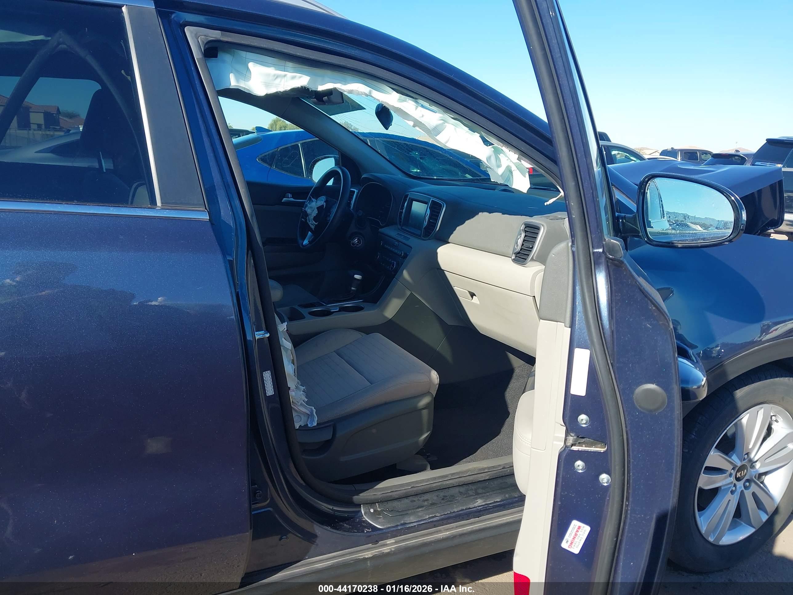 KIA SPORTAGE image 5