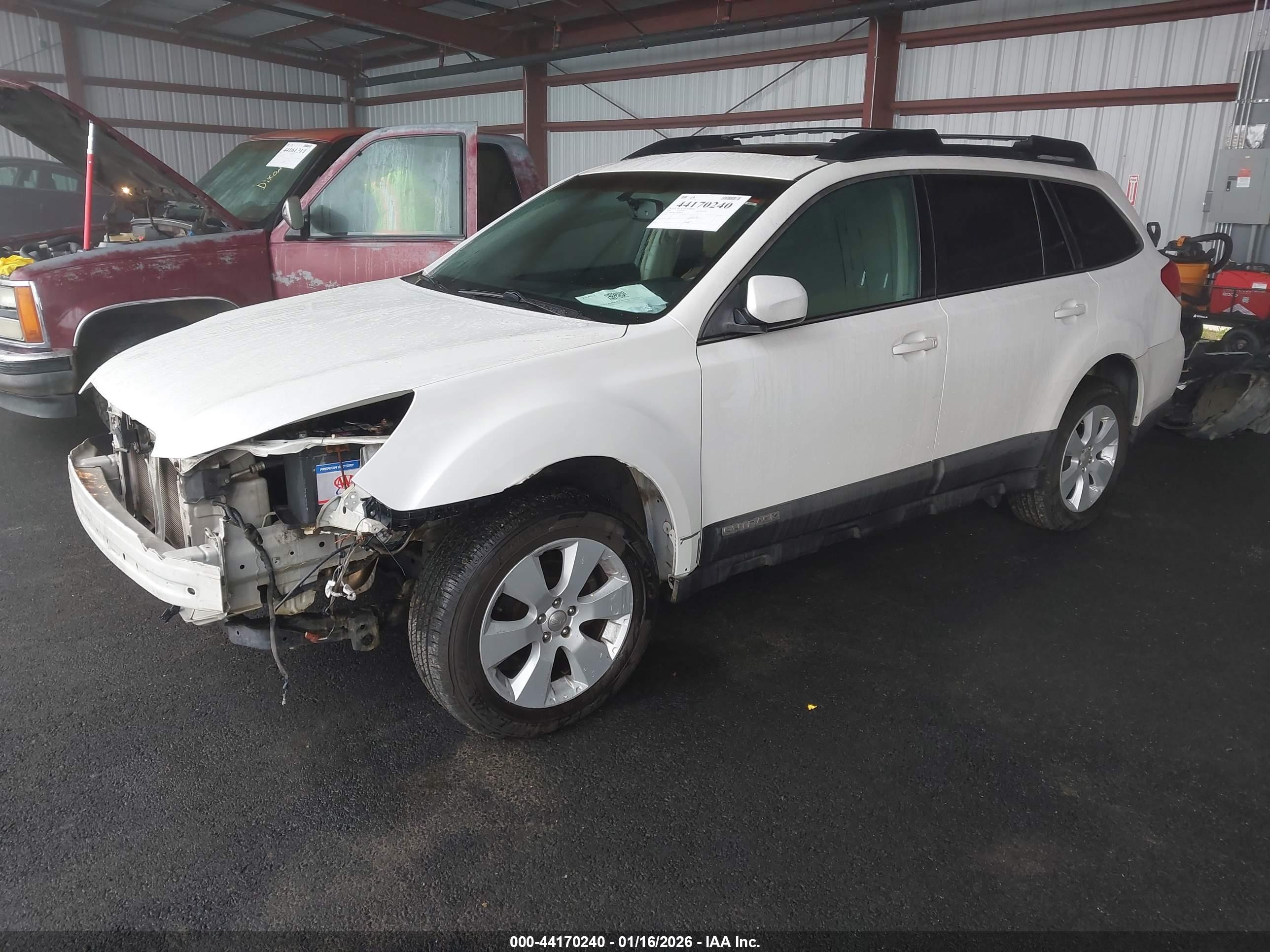 SUBARU OUTBACK image 2