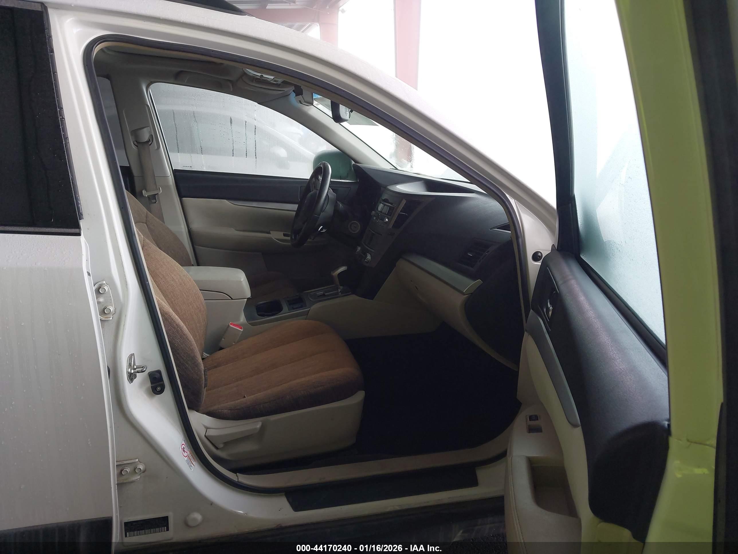 SUBARU OUTBACK image 5