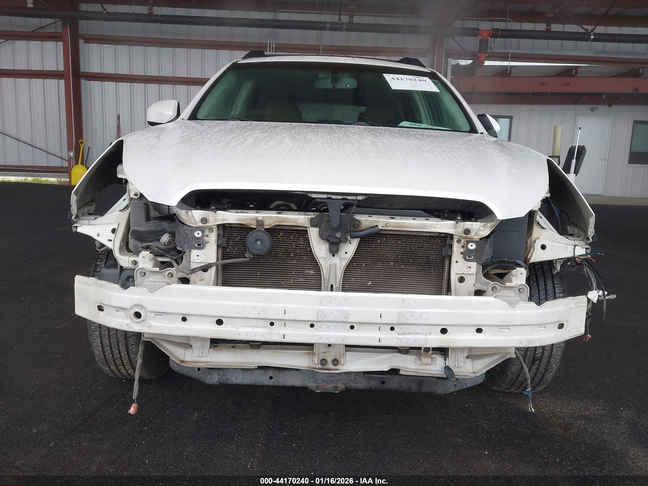 SUBARU OUTBACK image 6