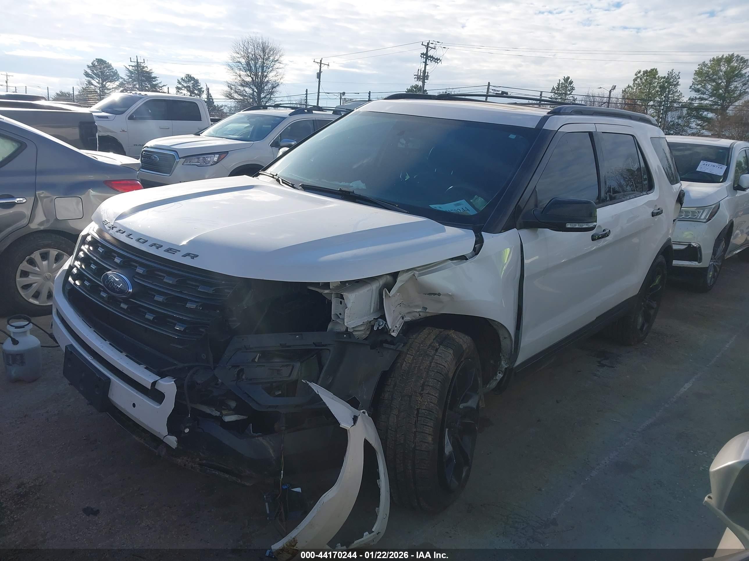 FORD EXPLORER image 2