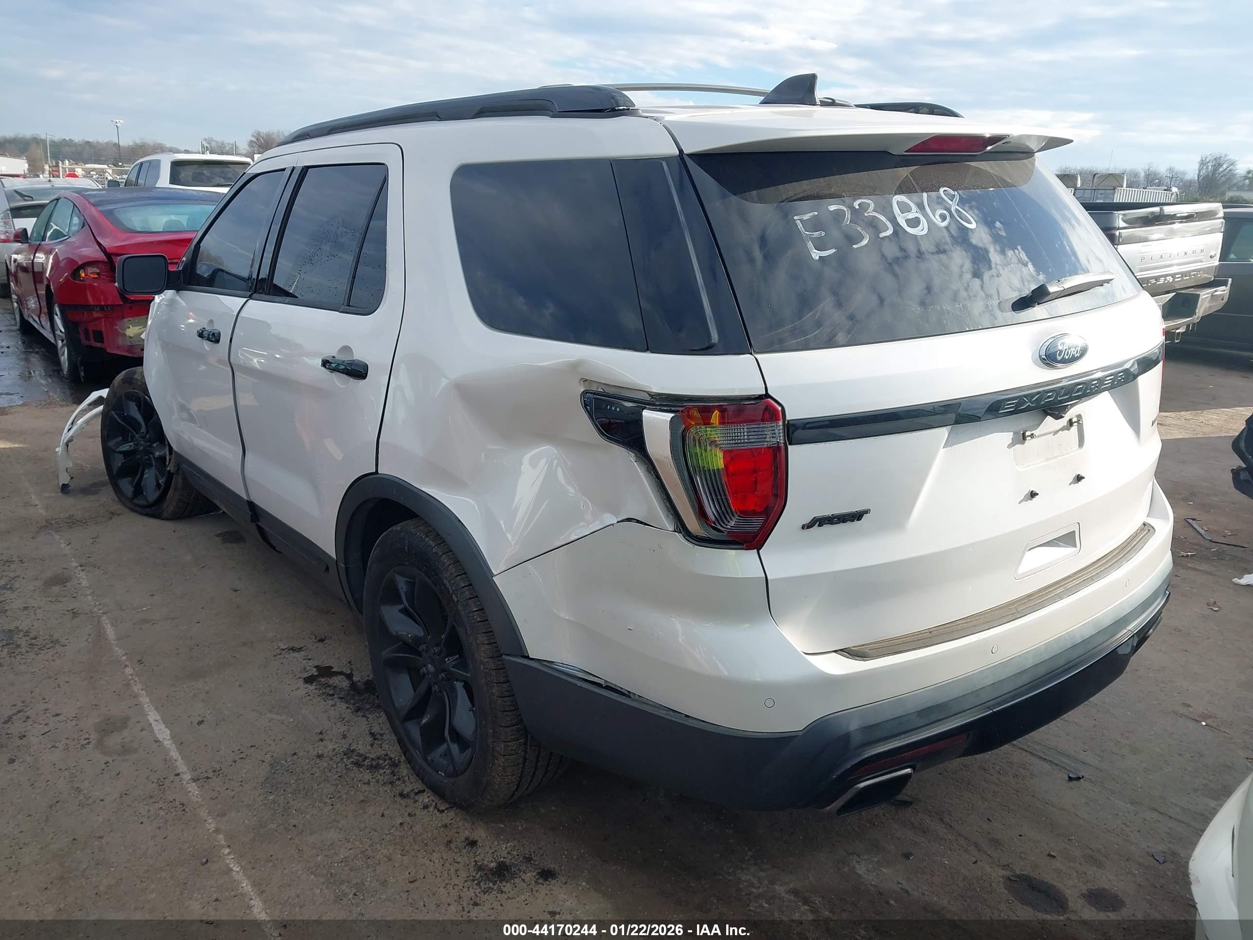 FORD EXPLORER image 3