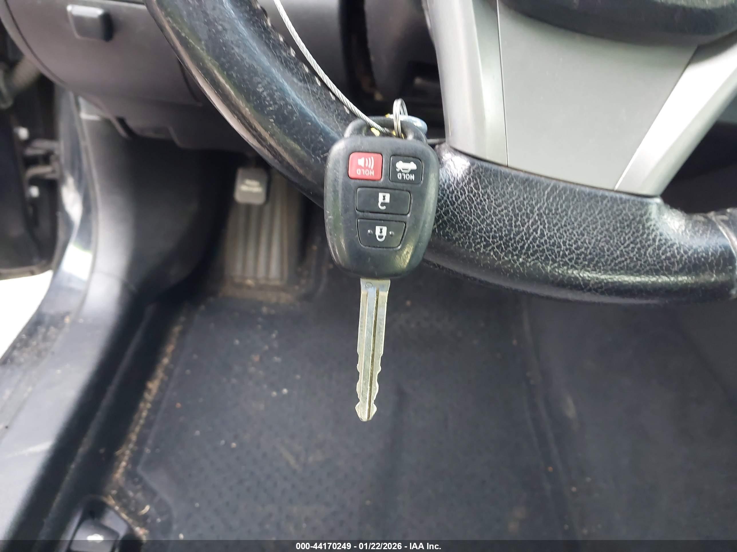 TOYOTA CAMRY image 11