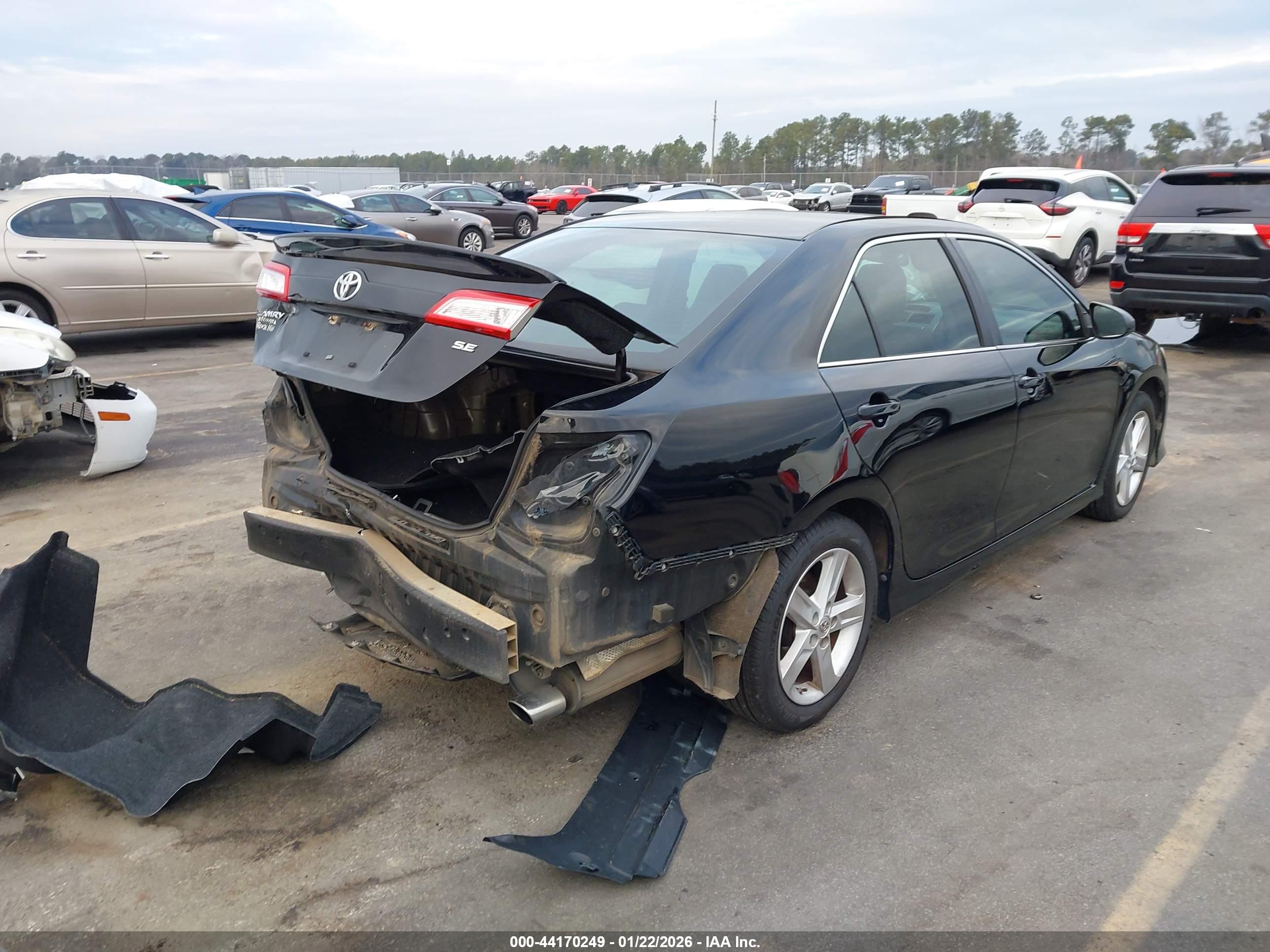 TOYOTA CAMRY image 4