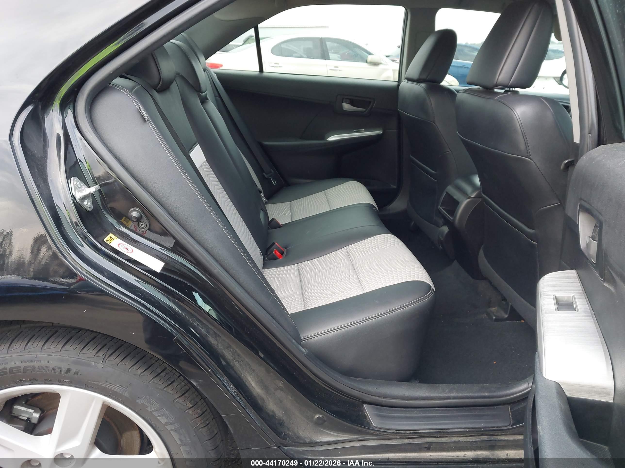 TOYOTA CAMRY image 8
