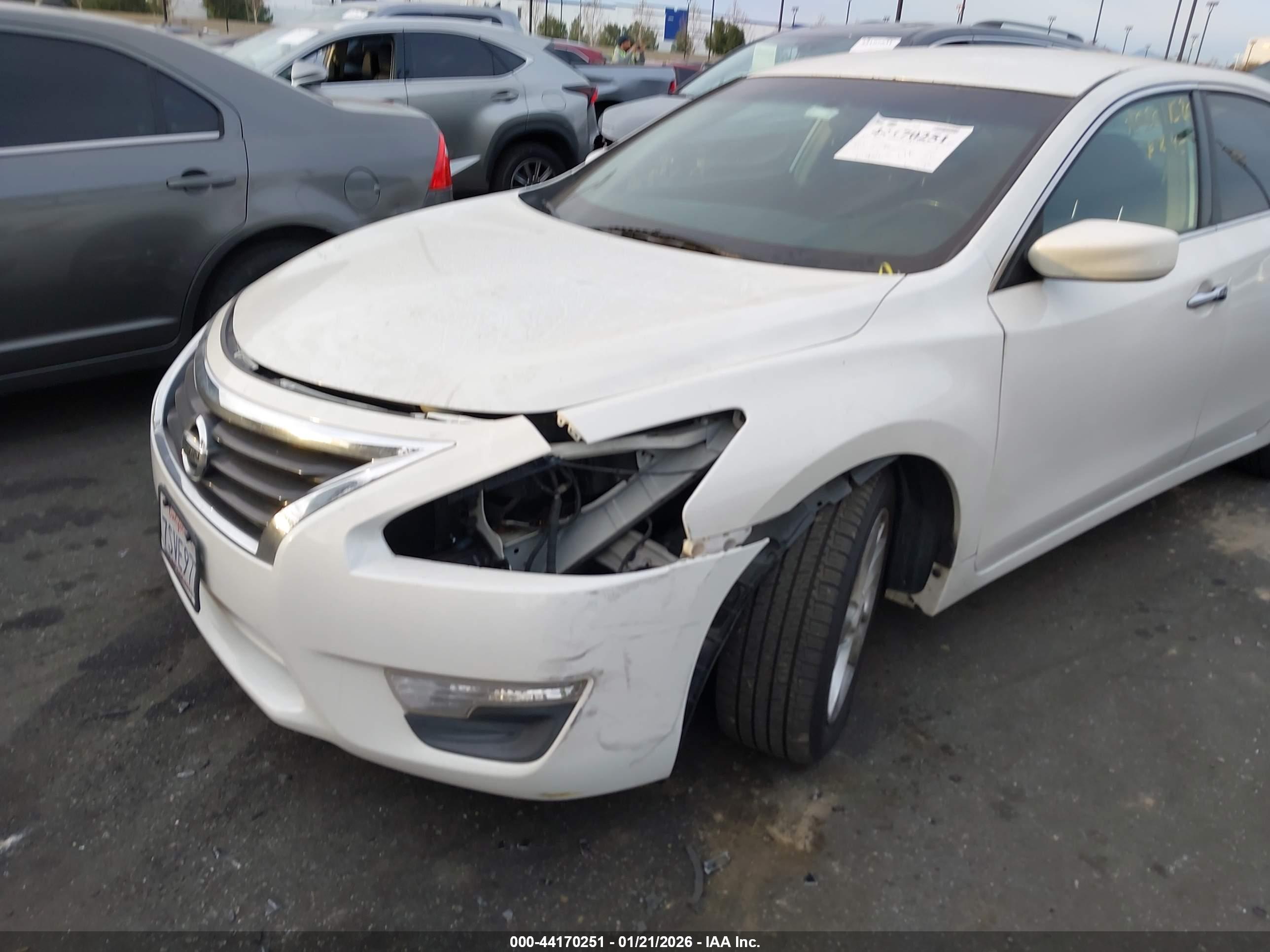 NISSAN ALTIMA image 6