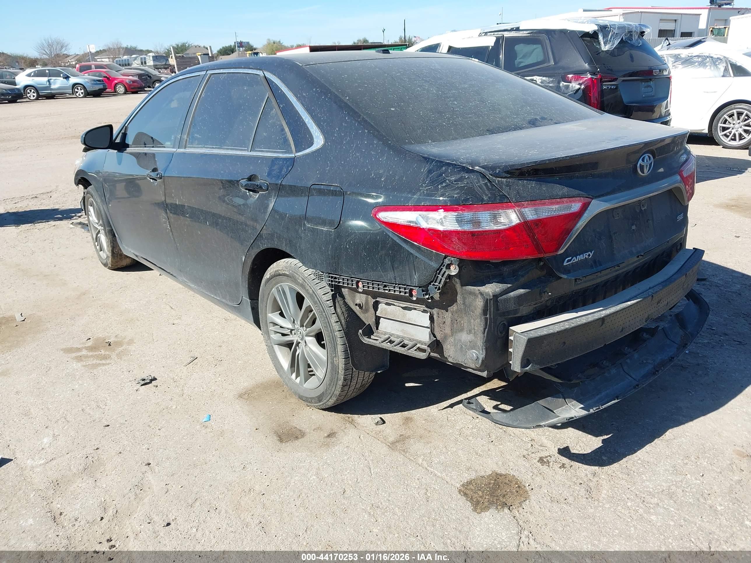 TOYOTA CAMRY image 3