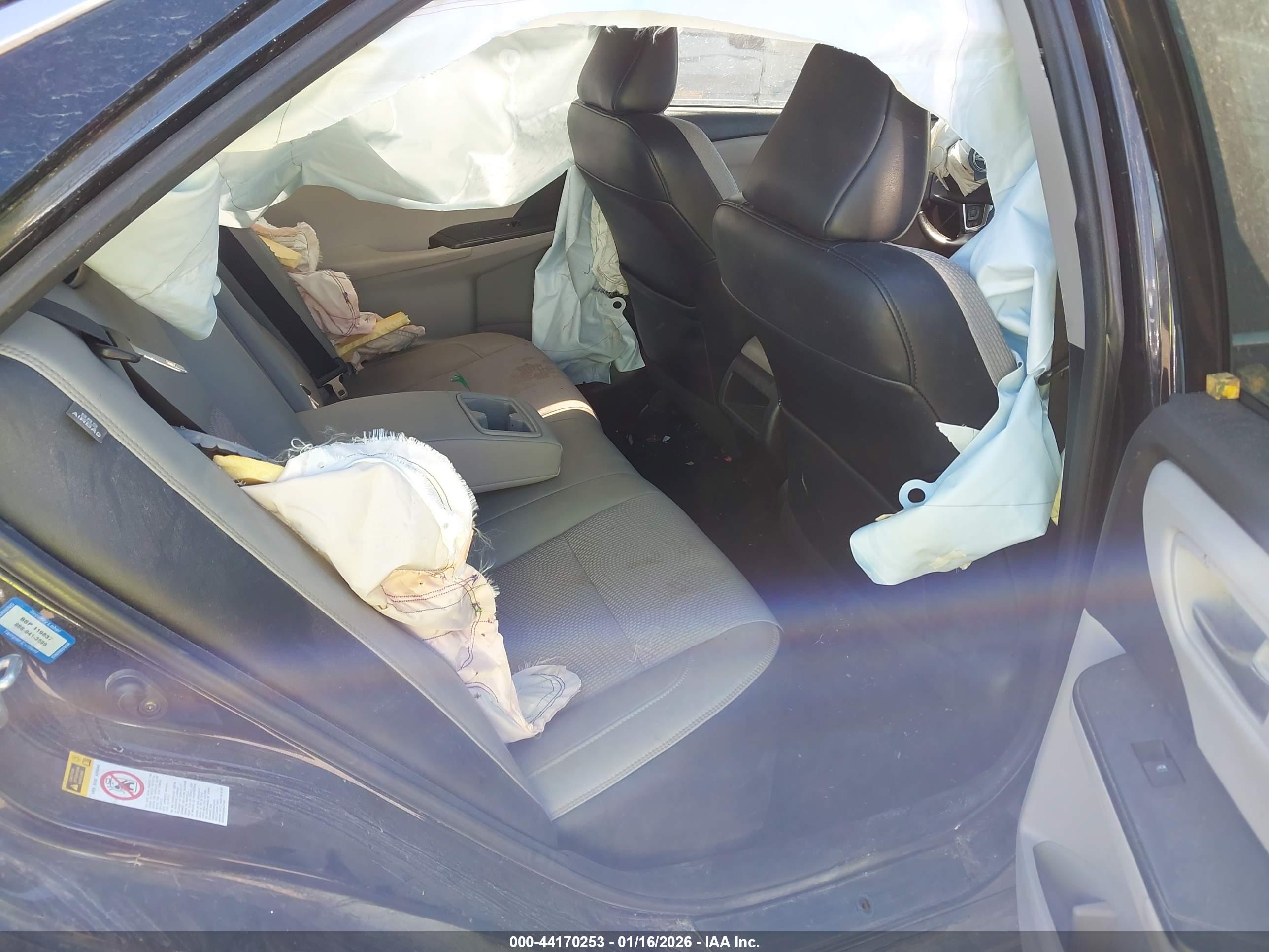 TOYOTA CAMRY image 8