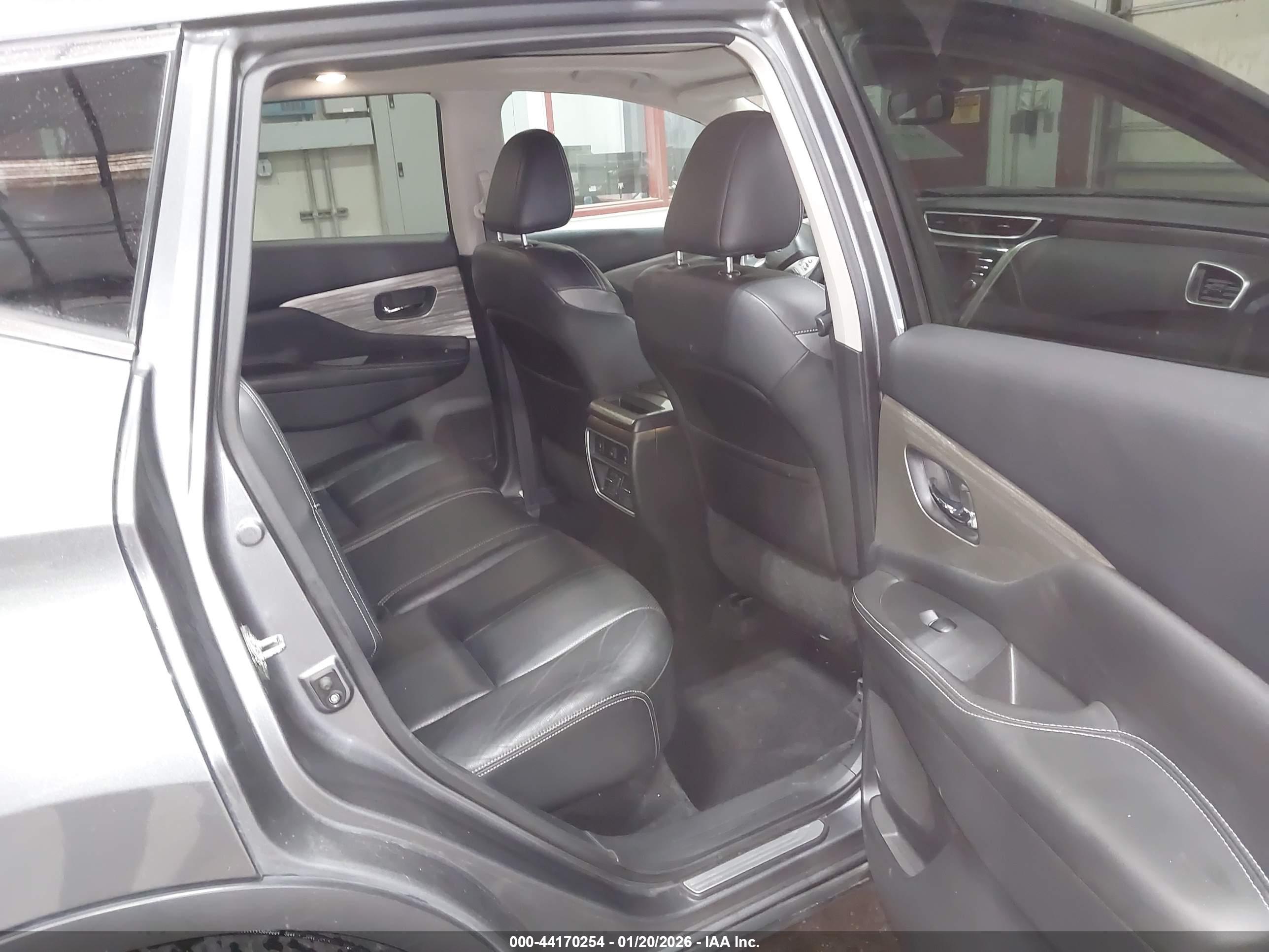 NISSAN MURANO image 8