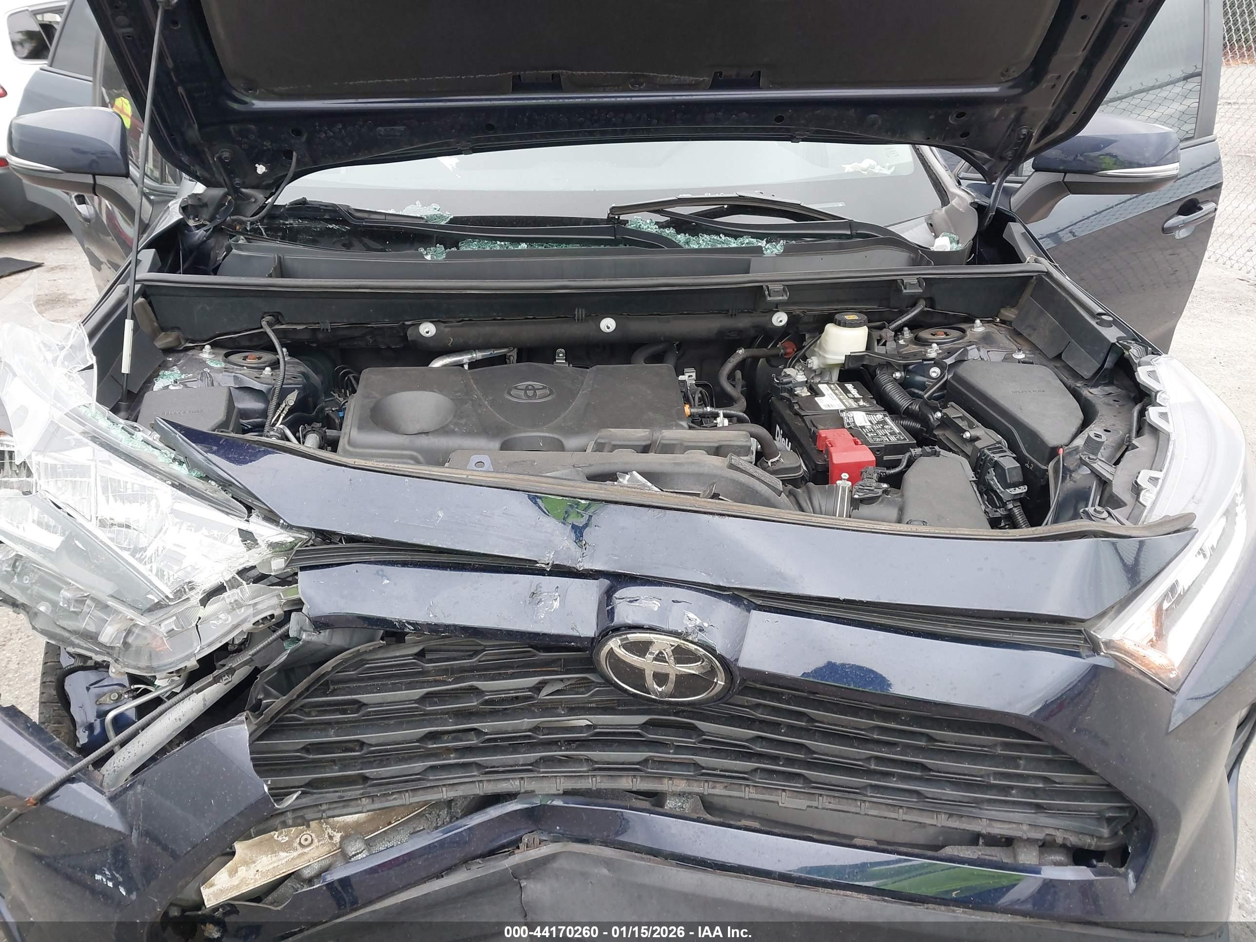 TOYOTA RAV4 image 10