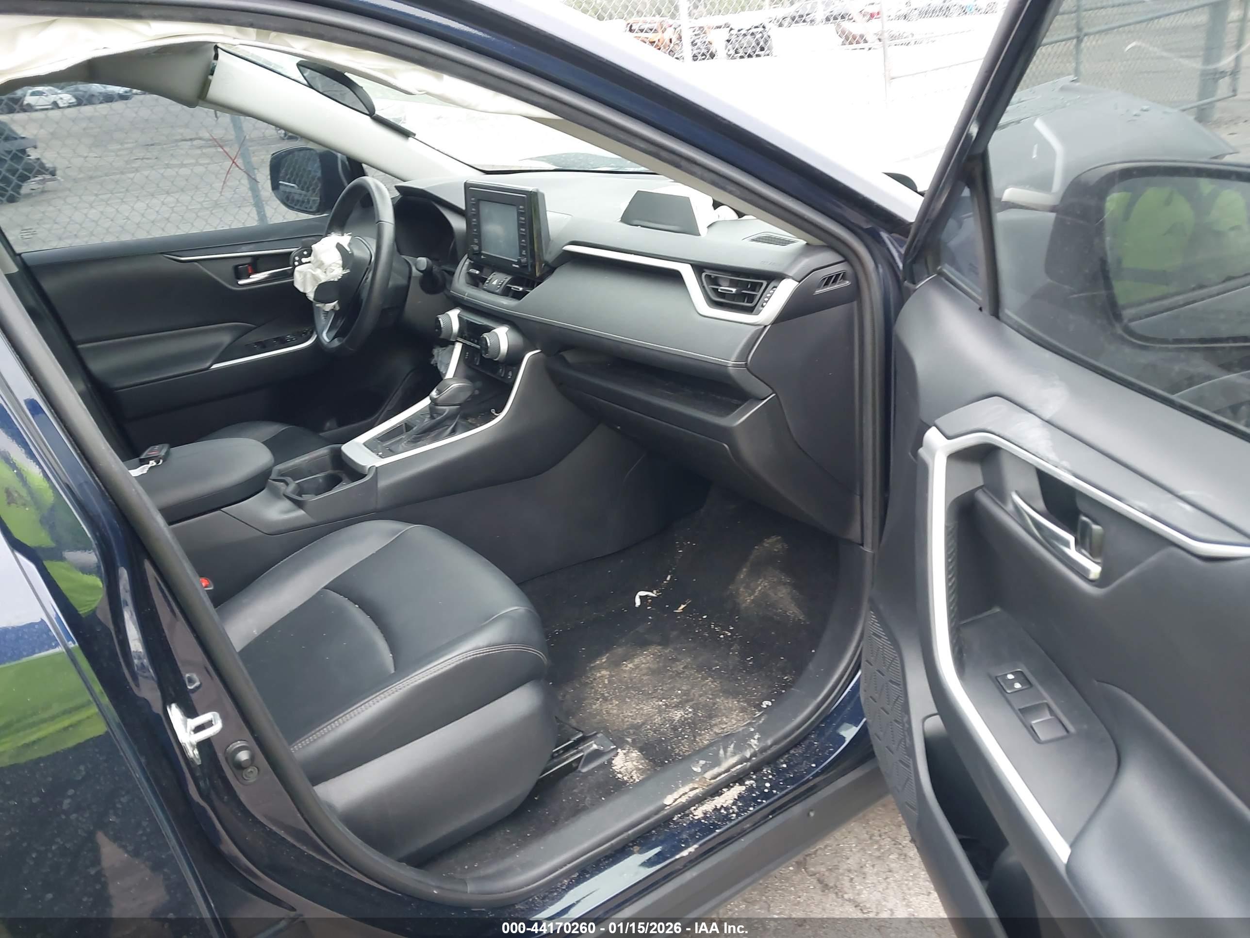 TOYOTA RAV4 image 5