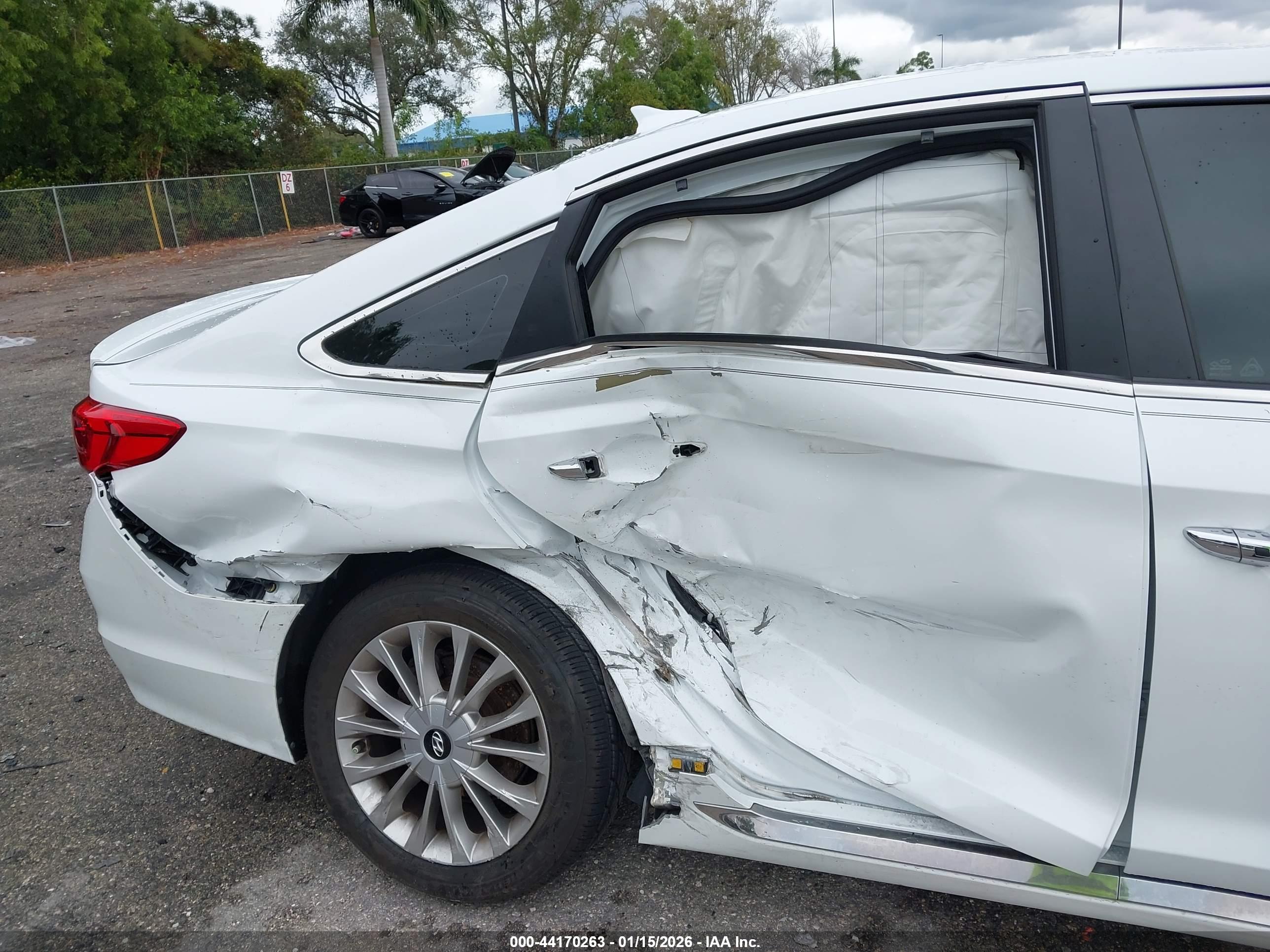 HYUNDAI SONATA image 6