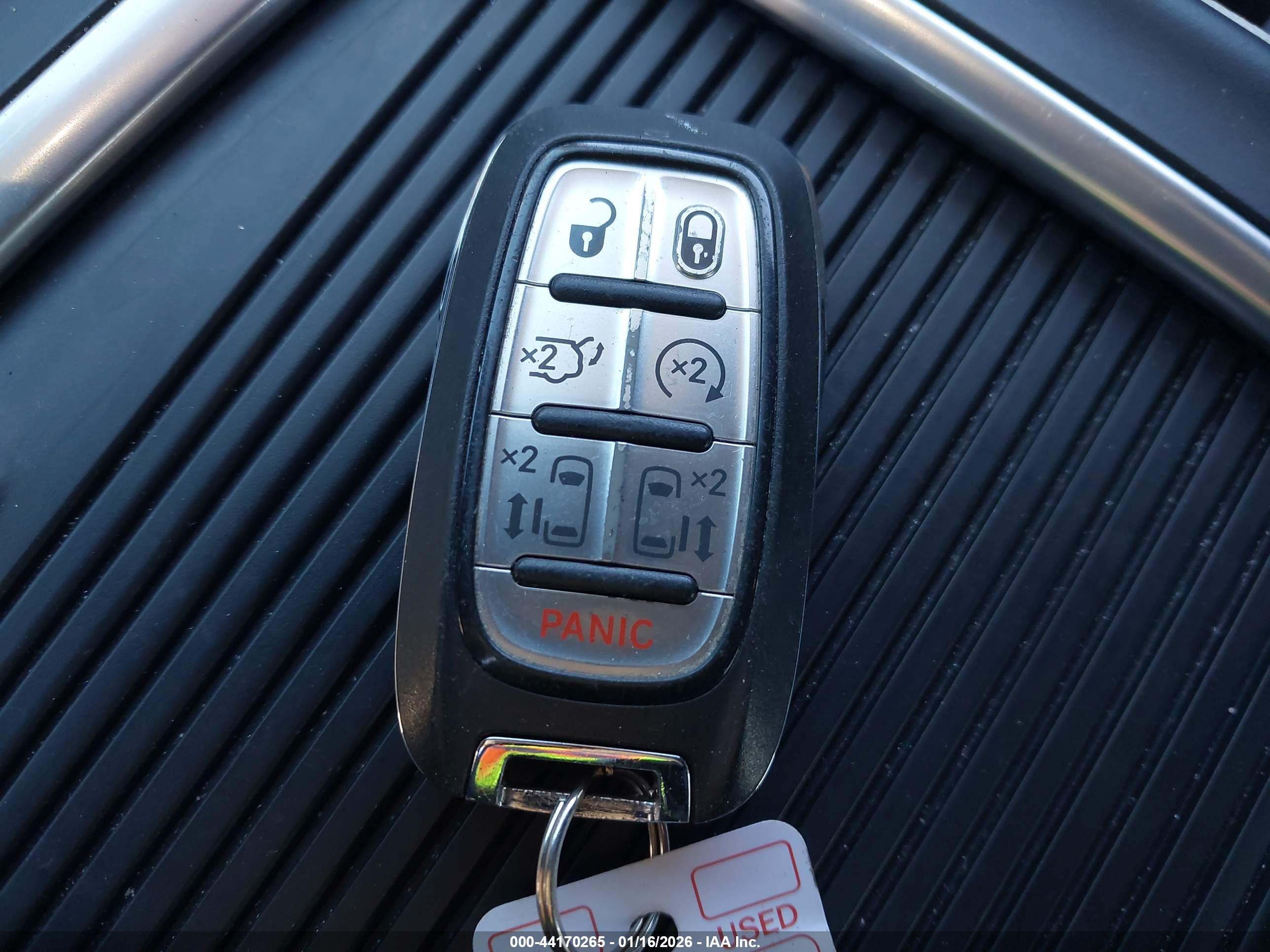 CHRYSLER PACIFICA image 11