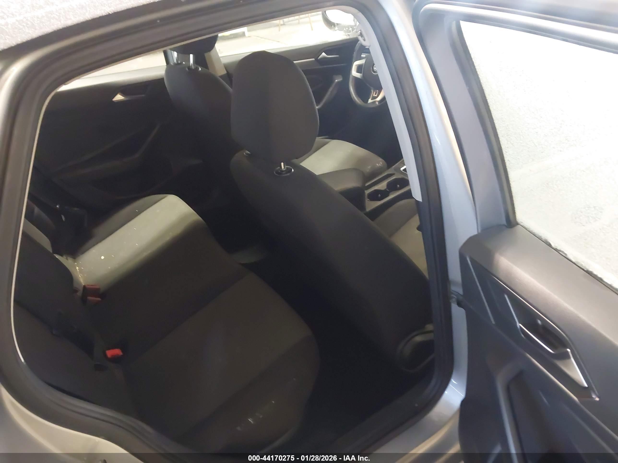 VOLKSWAGEN JETTA image 8