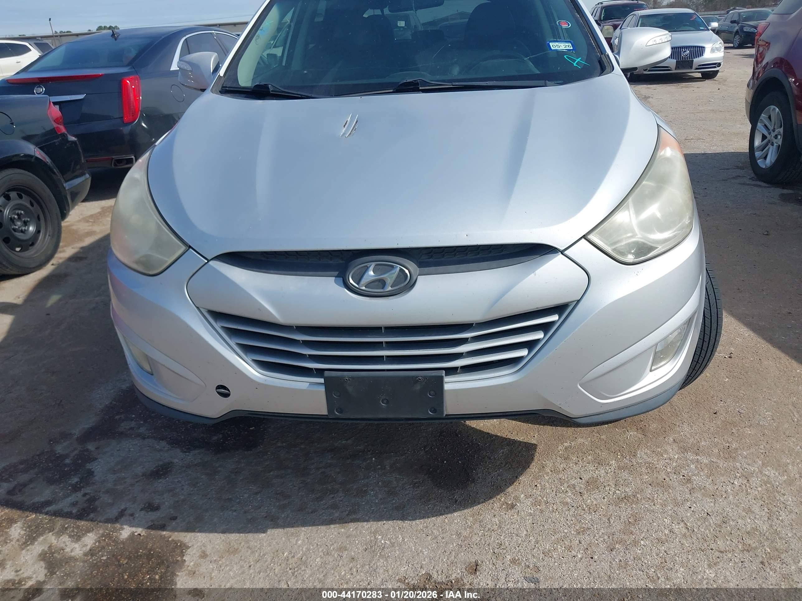 HYUNDAI TUCSON image 6