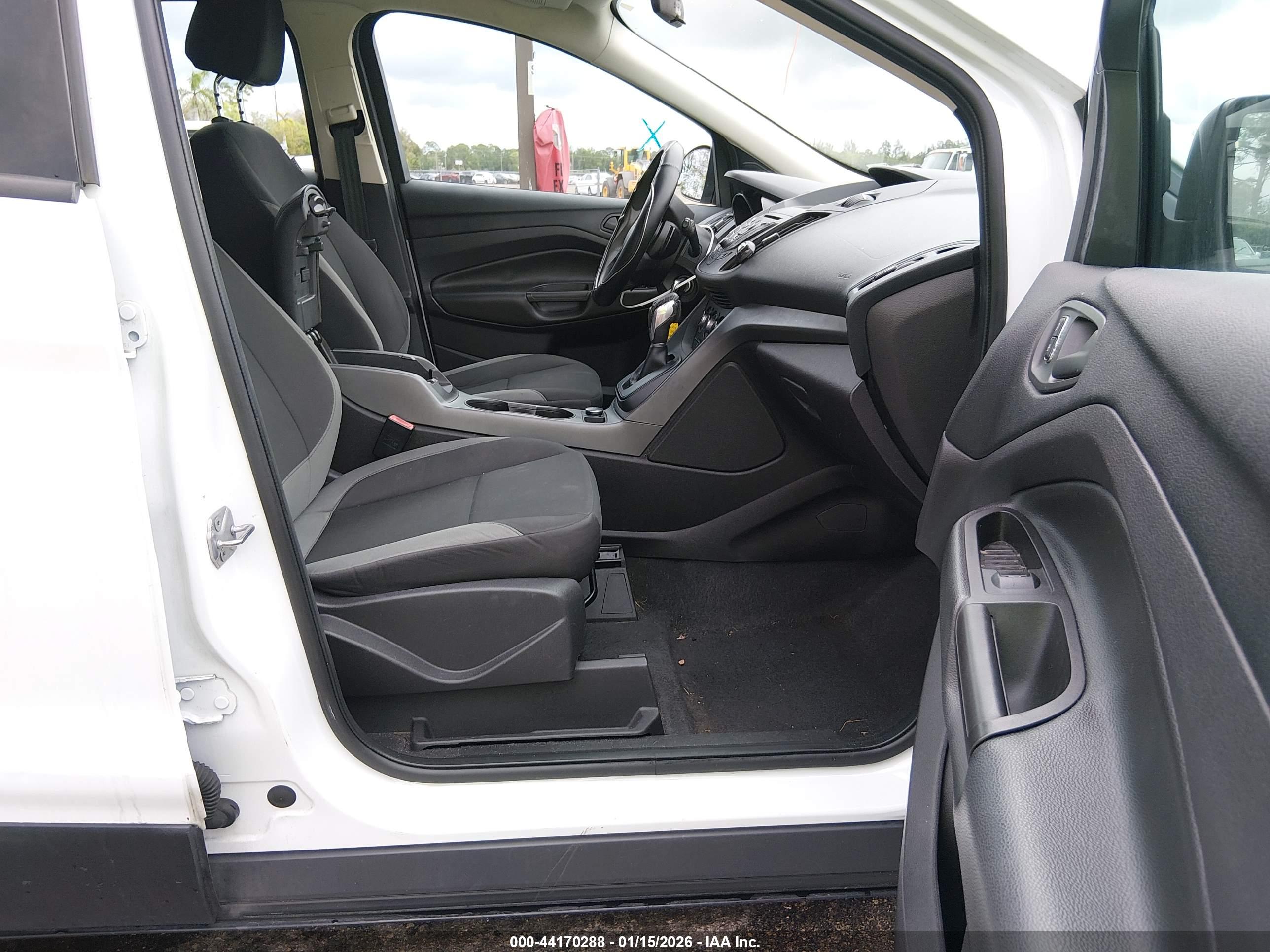 FORD ESCAPE image 5